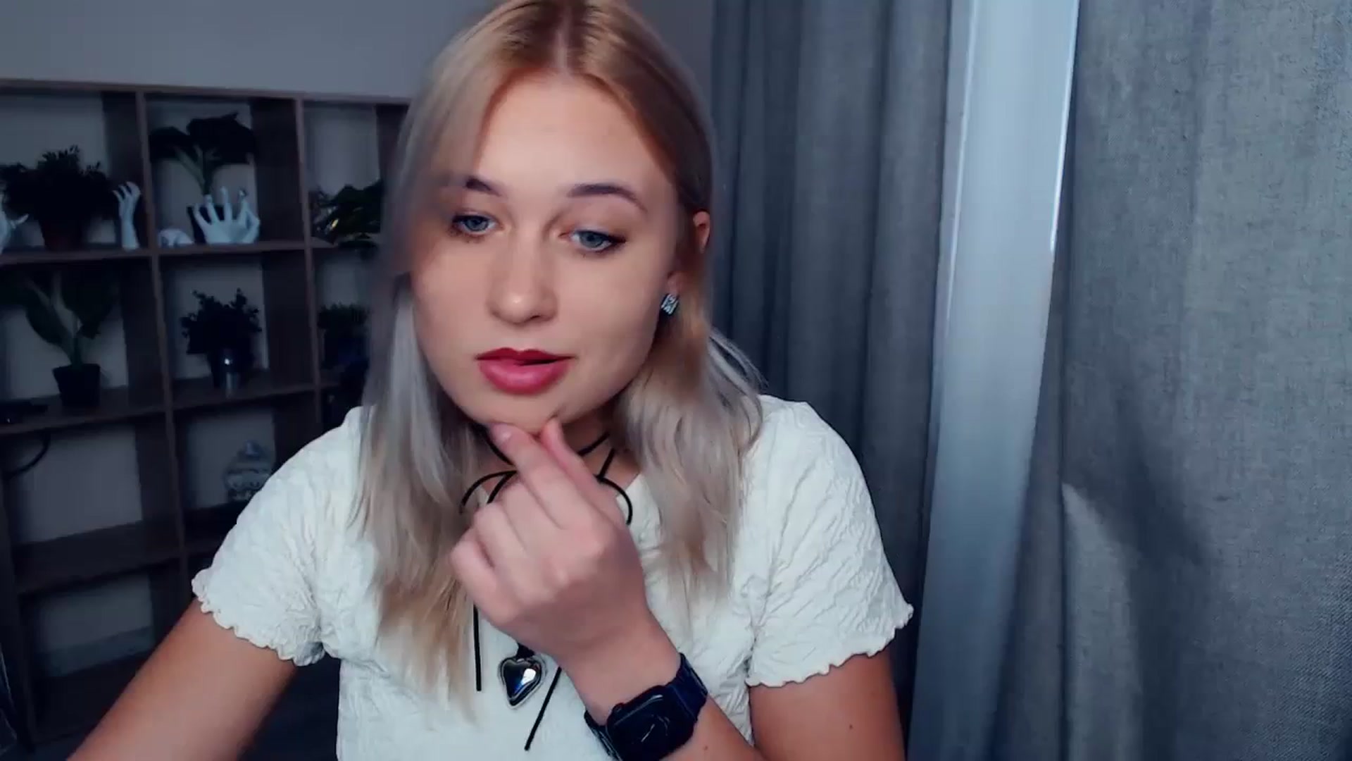Gallery image thumbnail from Kukla_kolduna's myfreecams stream on, 10/16/2023, 14:53 image 1 of 20