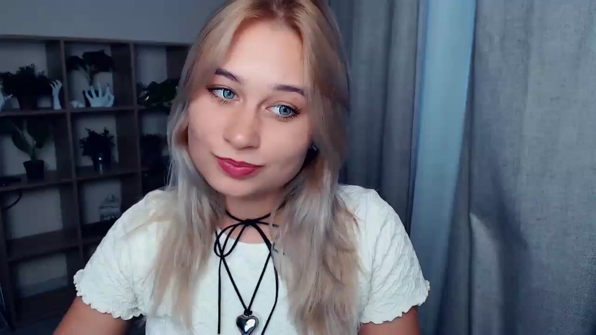 Gallery image thumbnail from Kukla_kolduna's myfreecams stream on, 10/16/2023, 14:53 image 10 of 20