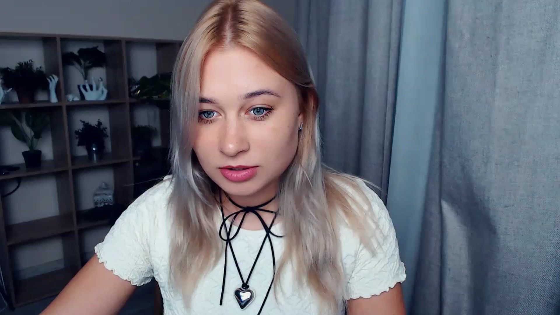 Gallery image thumbnail from Kukla_kolduna's myfreecams stream on, 10/16/2023, 15:39 image 12 of 20
