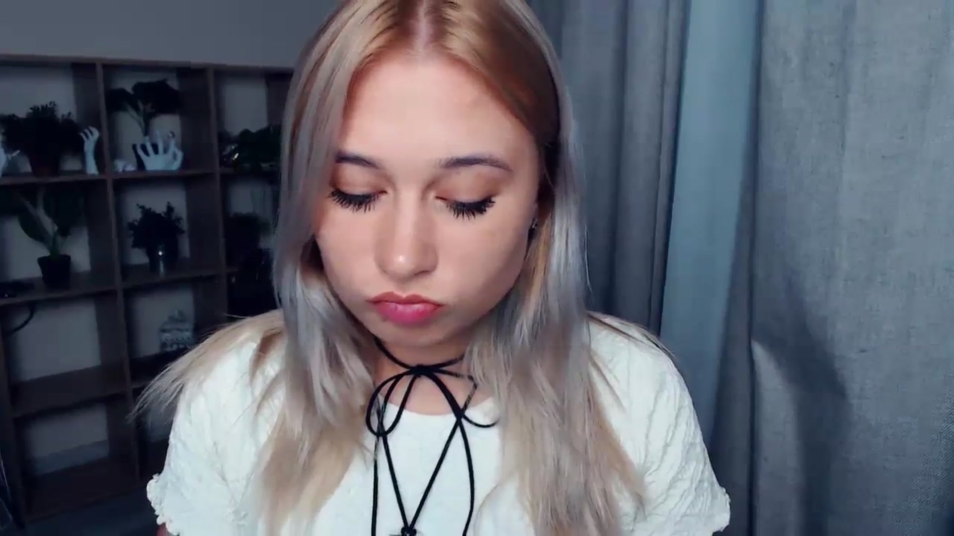 Gallery image thumbnail from Kukla_kolduna's myfreecams stream on, 10/16/2023, 15:39 image 6 of 20