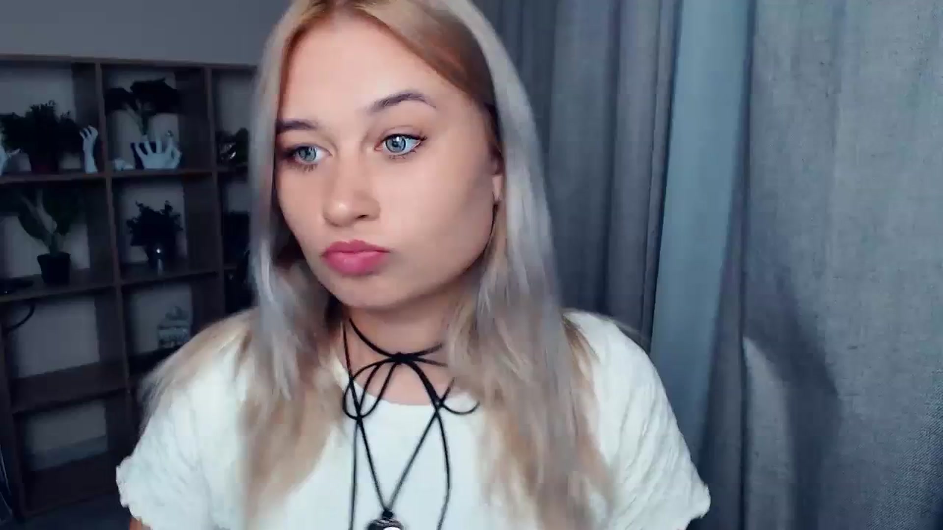 Gallery image thumbnail from Kukla_kolduna's myfreecams stream on, 10/16/2023, 15:39 image 7 of 20