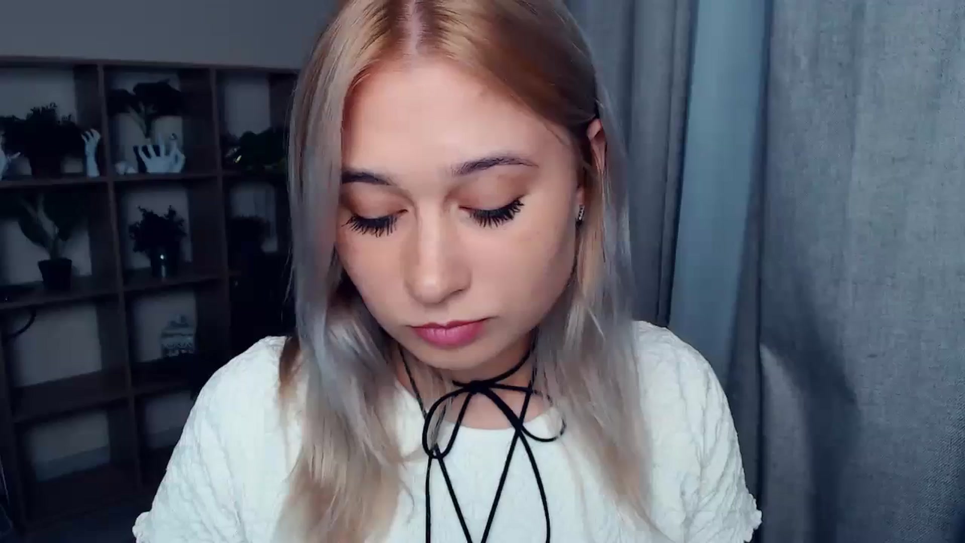 Gallery image thumbnail from Kukla_kolduna's myfreecams stream on, 10/16/2023, 15:39 image 4 of 20