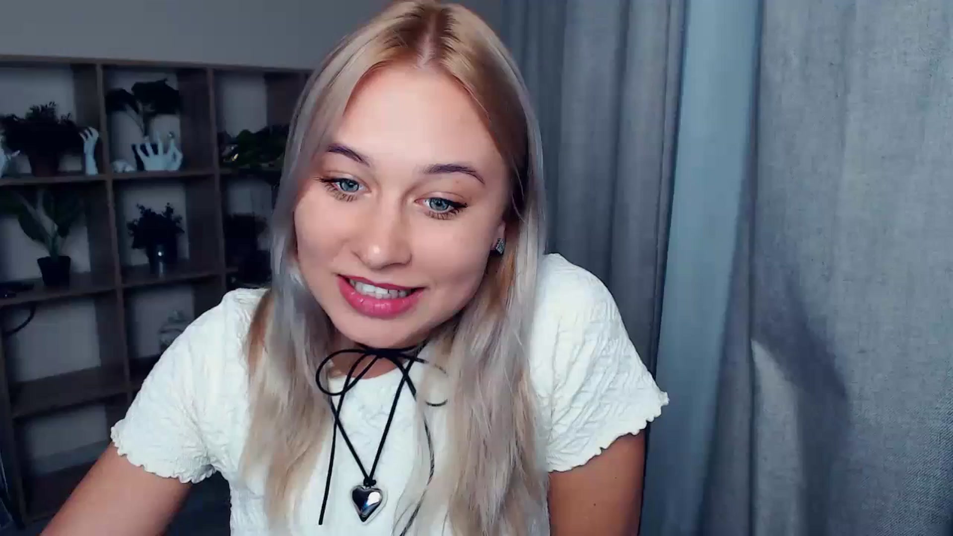 Gallery image thumbnail from Kukla_kolduna's myfreecams stream on, 10/16/2023, 15:39 image 1 of 20