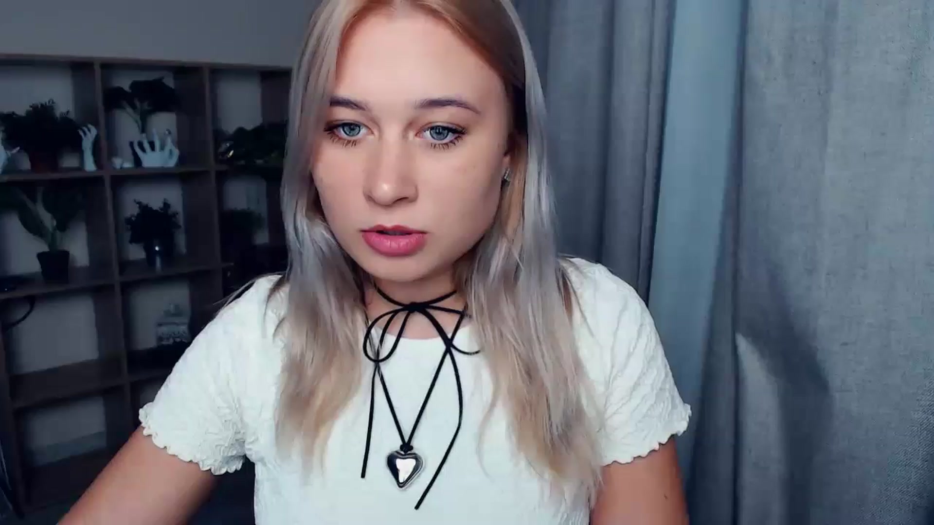 Gallery image thumbnail from Kukla_kolduna's myfreecams stream on, 10/16/2023, 15:39 image 14 of 20