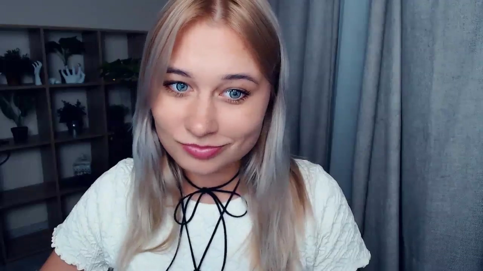 Gallery image thumbnail from Kukla_kolduna's myfreecams stream on, 10/16/2023, 17:11 image 6 of 20