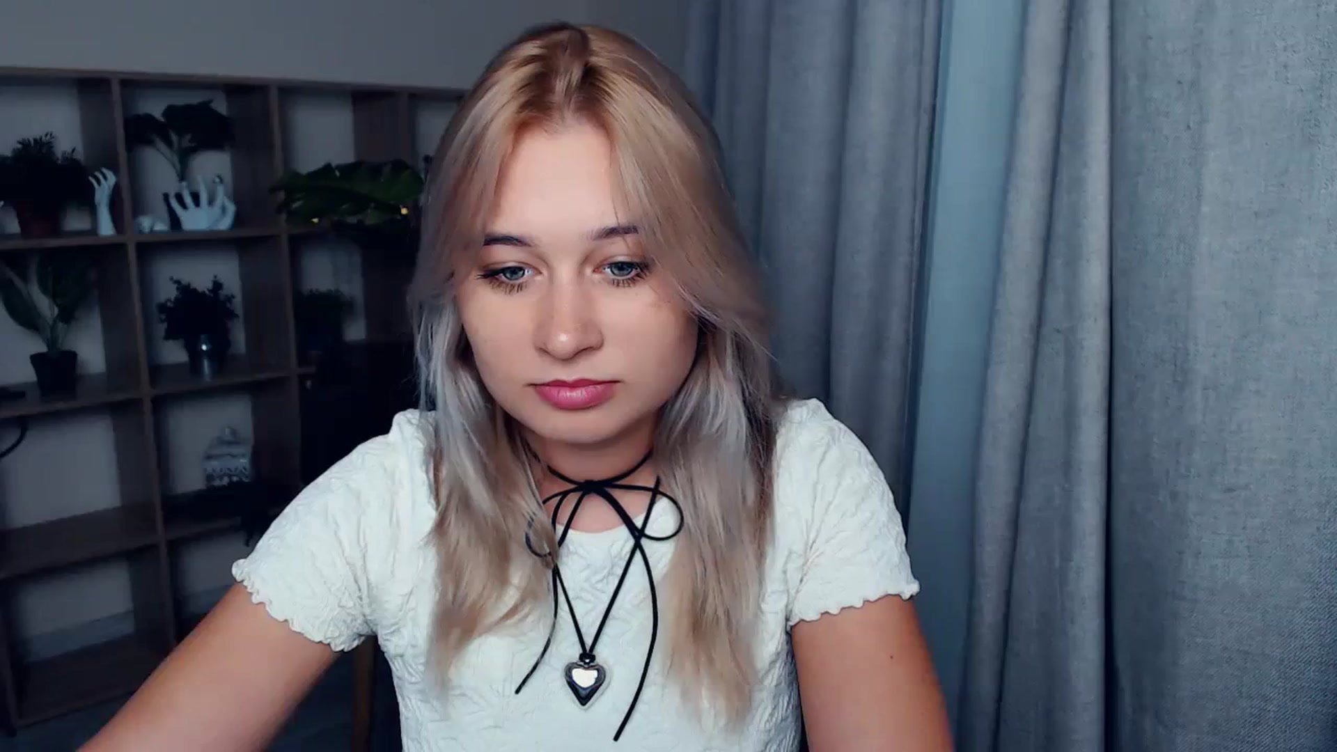 Gallery image thumbnail from Kukla_kolduna's myfreecams stream on, 10/16/2023, 17:11 image 15 of 20
