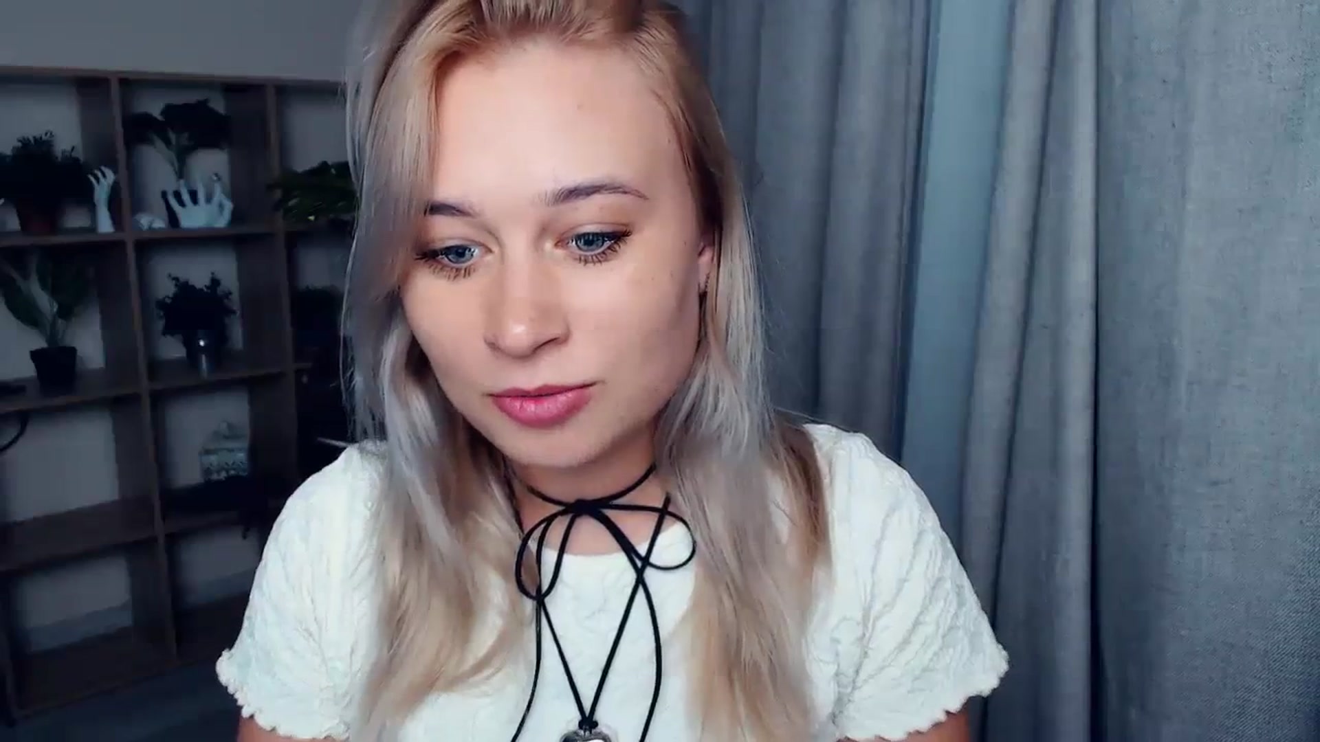 Gallery image thumbnail from Kukla_kolduna's myfreecams stream on, 10/16/2023, 17:11 image 14 of 20