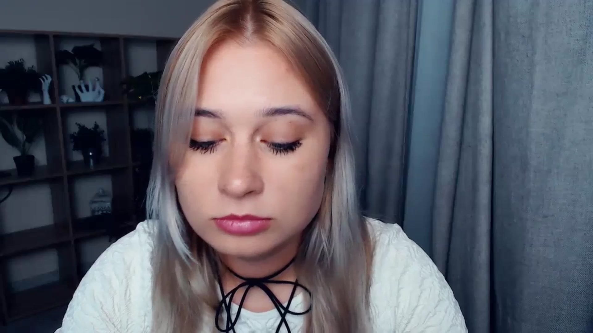 Gallery image thumbnail from Kukla_kolduna's myfreecams stream on, 10/16/2023, 17:11 image 9 of 20