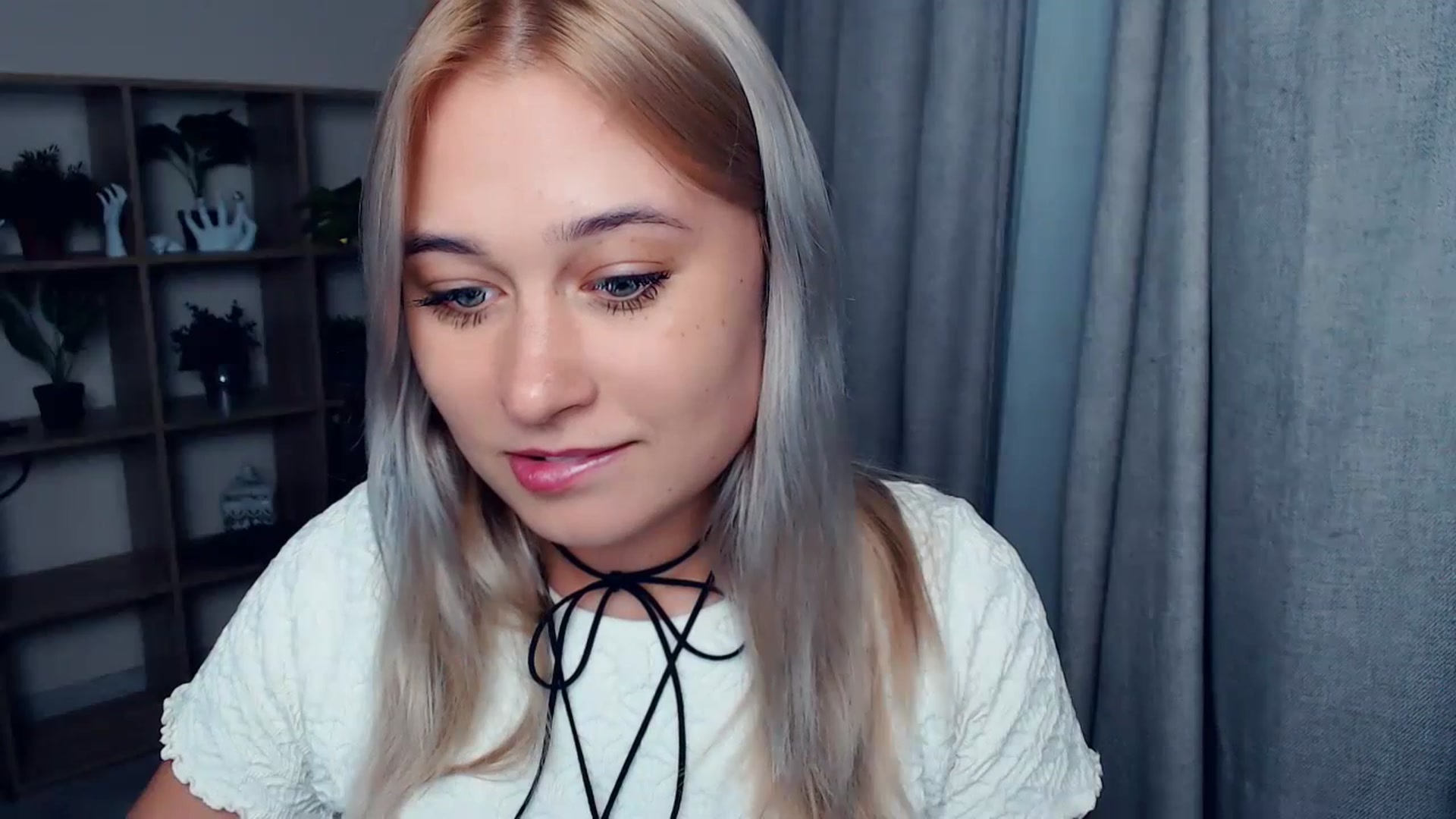 Gallery image thumbnail from Kukla_kolduna's myfreecams stream on, 10/16/2023, 17:11 image 7 of 20