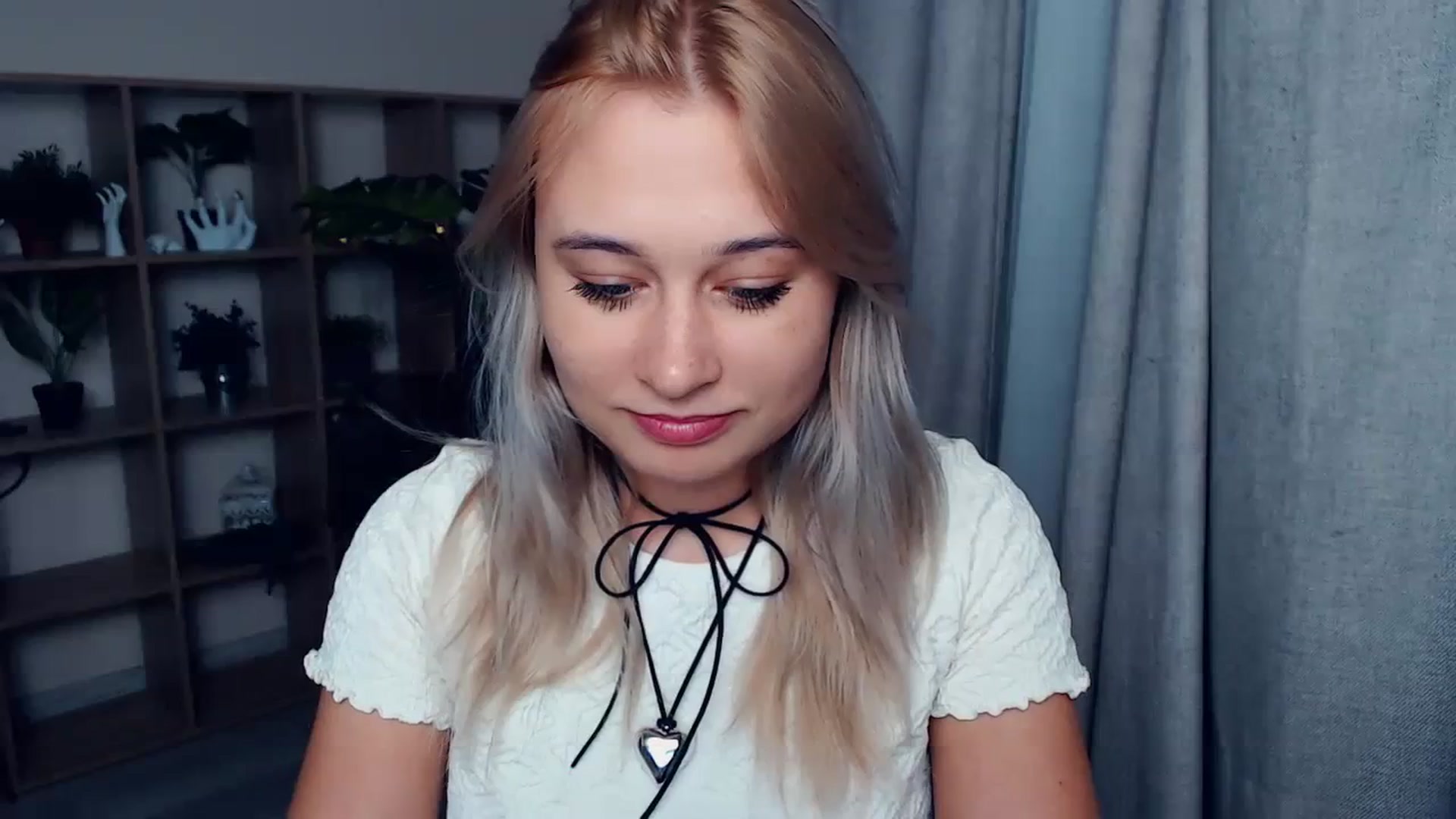 Gallery image thumbnail from Kukla_kolduna's myfreecams stream on, 10/16/2023, 17:11 image 18 of 20