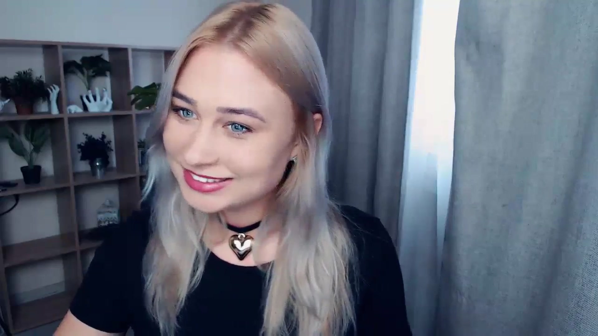 Gallery image thumbnail from Kukla_kolduna's myfreecams stream on, 10/20/2023, 13:14 image 16 of 20