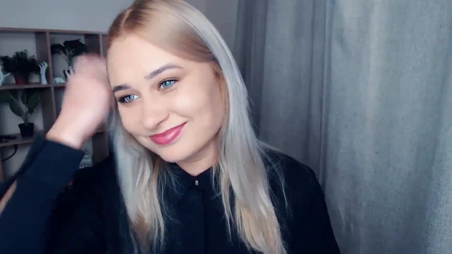Gallery image thumbnail from Kukla_kolduna's myfreecams stream on, 10/21/2023, 14:08 image 14 of 20