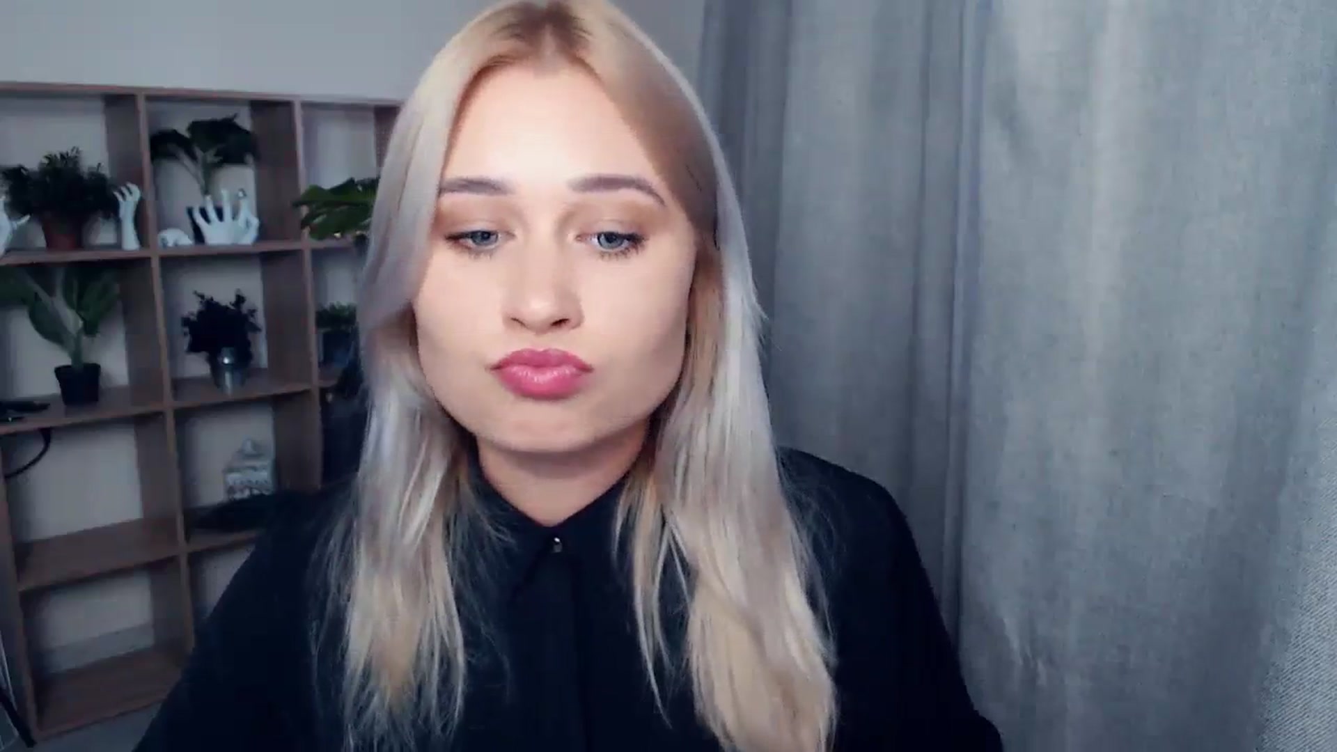 Gallery image thumbnail from Kukla_kolduna's myfreecams stream on, 10/21/2023, 14:08 image 17 of 20