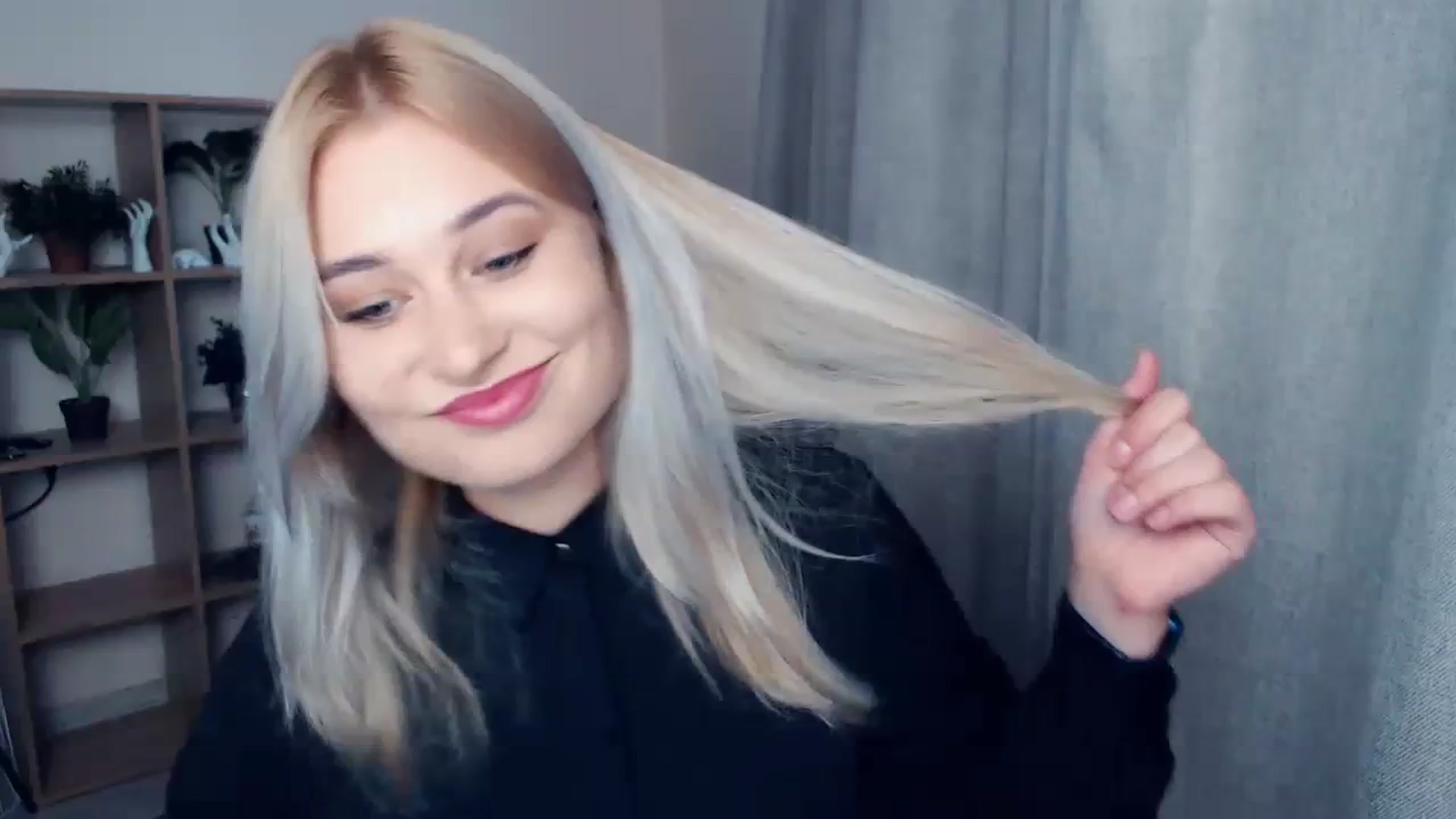 Gallery image thumbnail from Kukla_kolduna's myfreecams stream on, 10/21/2023, 14:08 image 19 of 20