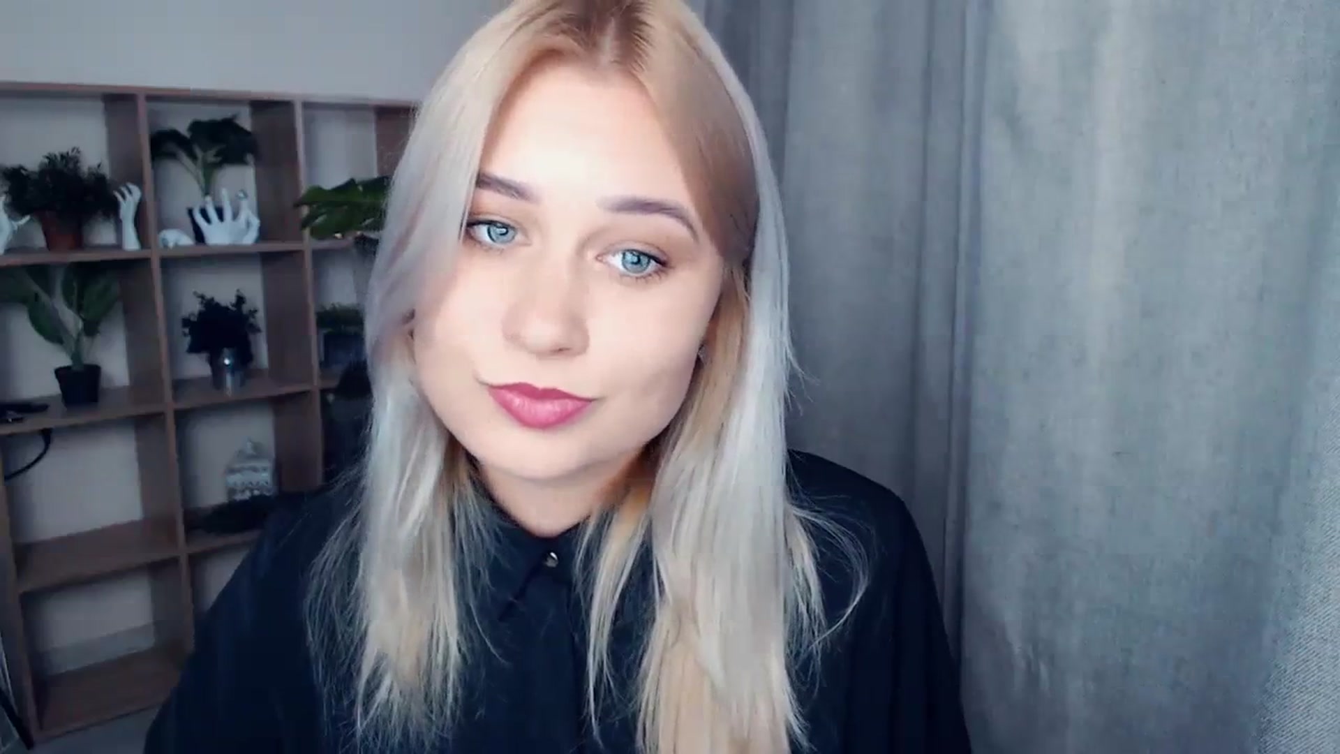 Gallery image thumbnail from Kukla_kolduna's myfreecams stream on, 10/21/2023, 14:08 image 13 of 20