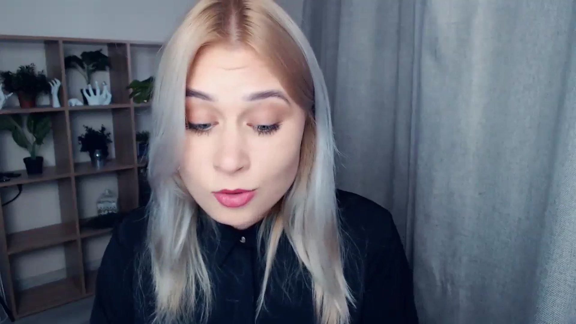 Gallery image thumbnail from Kukla_kolduna's myfreecams stream on, 10/21/2023, 14:08 image 6 of 20