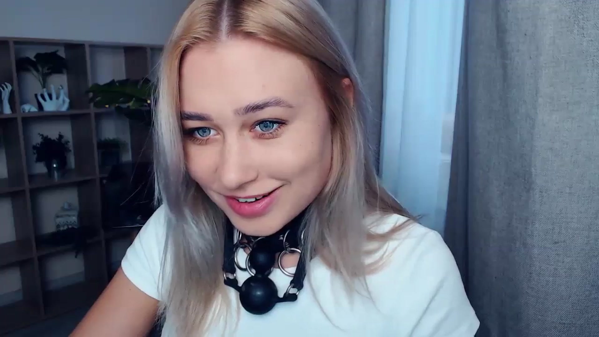 Gallery image thumbnail from Kukla_kolduna's myfreecams stream on, 10/26/2023, 13:36 image 15 of 20