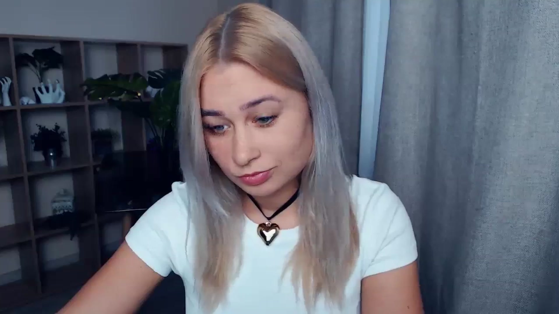 Gallery image thumbnail from Kukla_kolduna's myfreecams stream on, 10/26/2023, 14:15 image 4 of 20