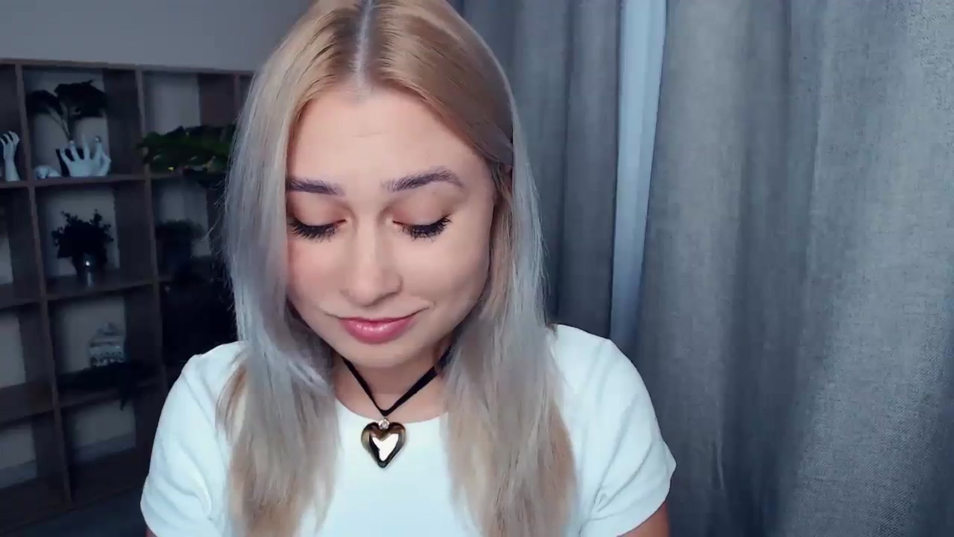 Gallery image thumbnail from Kukla_kolduna's myfreecams stream on, 10/26/2023, 14:15 image 10 of 20
