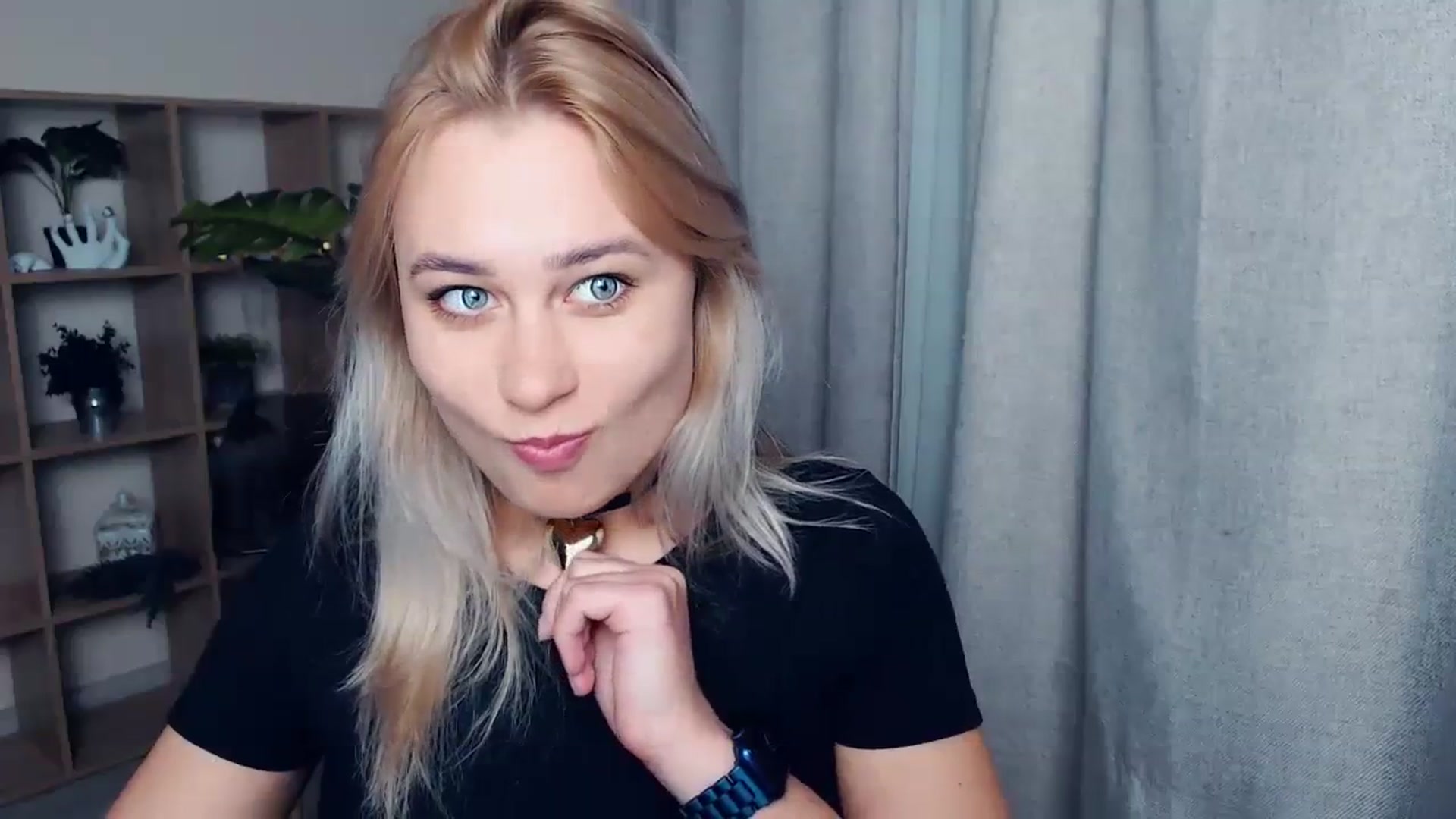 Gallery image thumbnail from Kukla_kolduna's myfreecams stream on, 10/26/2023, 16:35 image 12 of 20