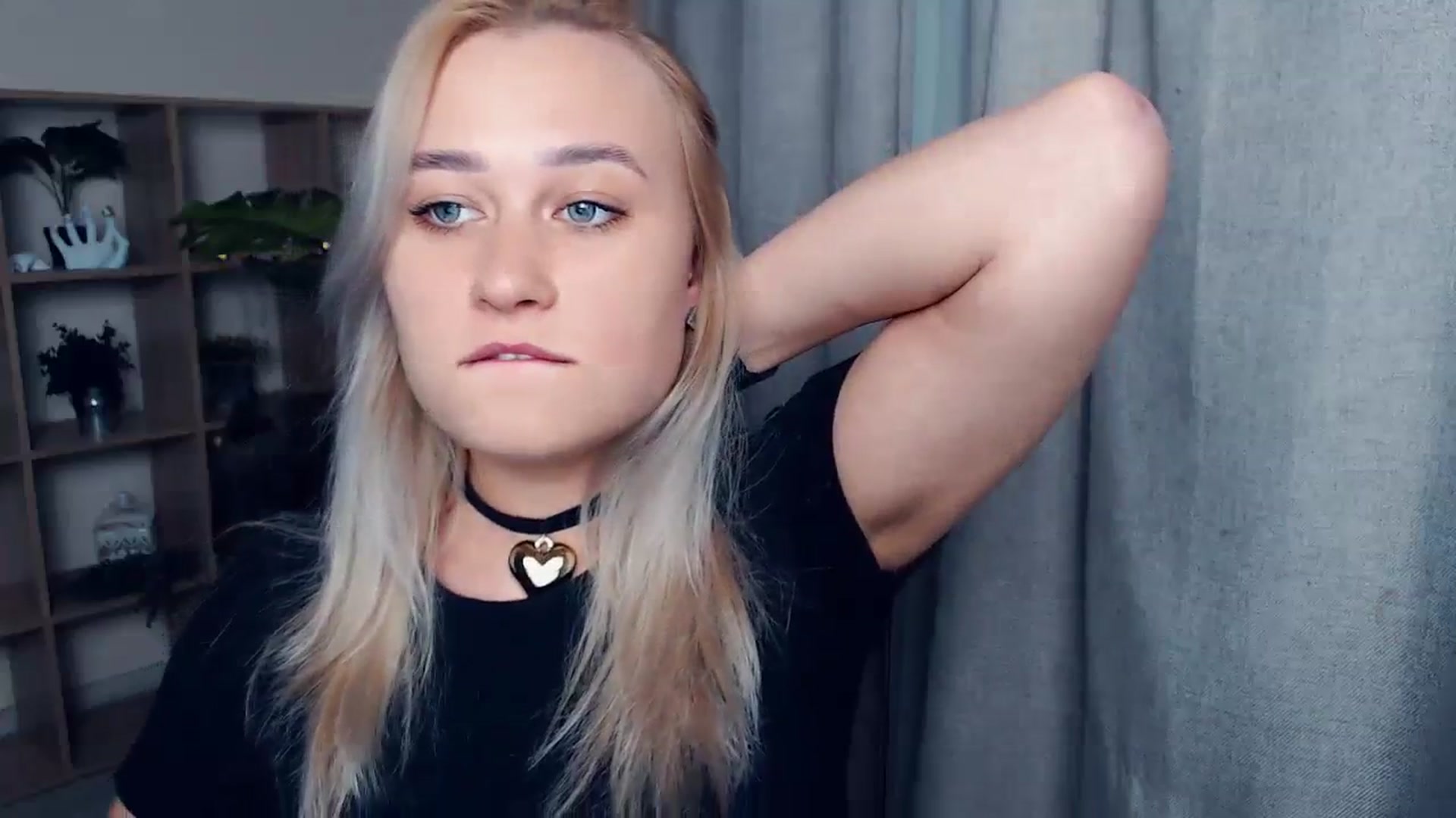 Gallery image thumbnail from Kukla_kolduna's myfreecams stream on, 10/26/2023, 16:35 image 18 of 20