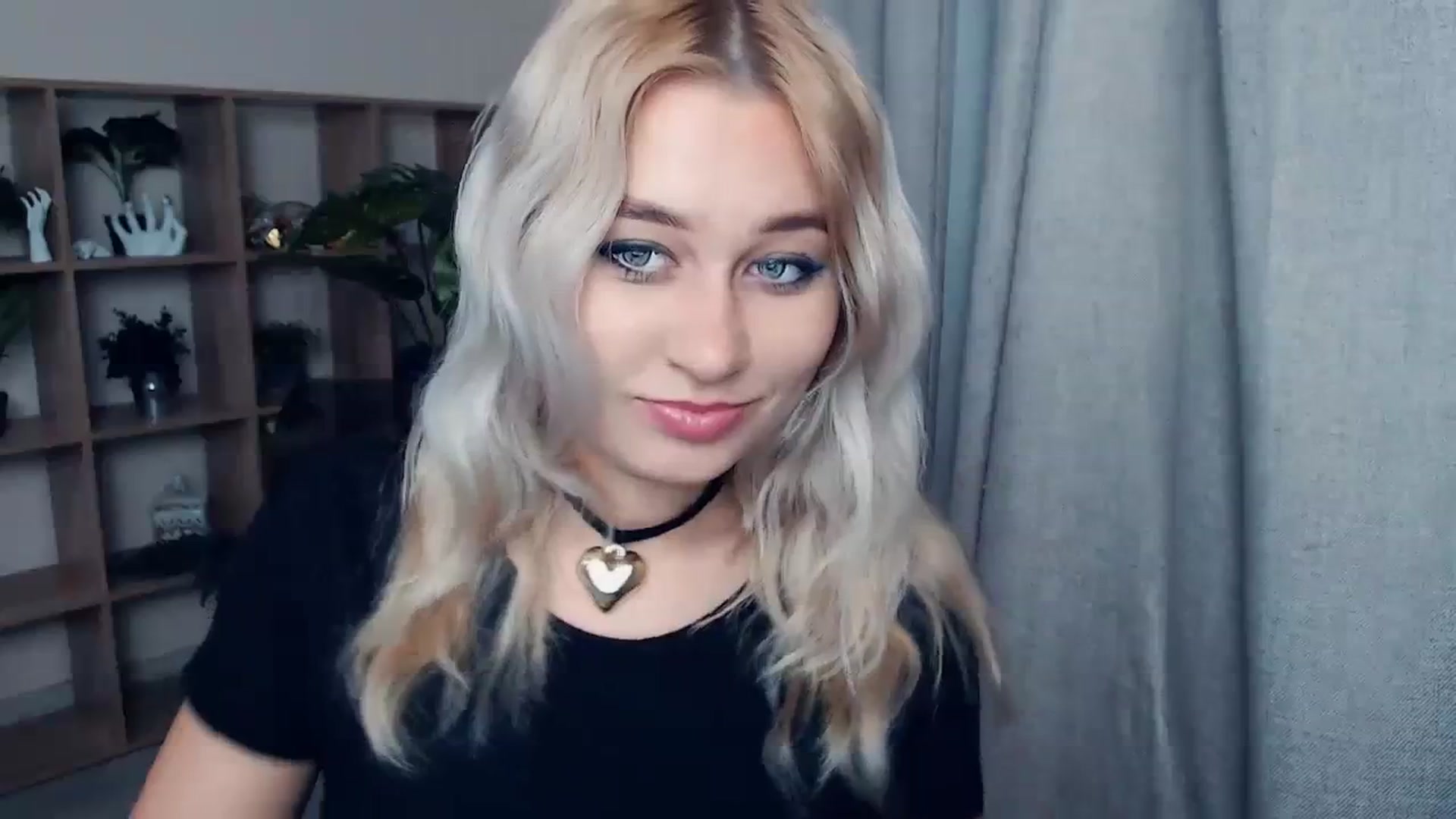Gallery image thumbnail from Kukla_kolduna's myfreecams stream on, 10/30/2023, 19:45 image 18 of 20