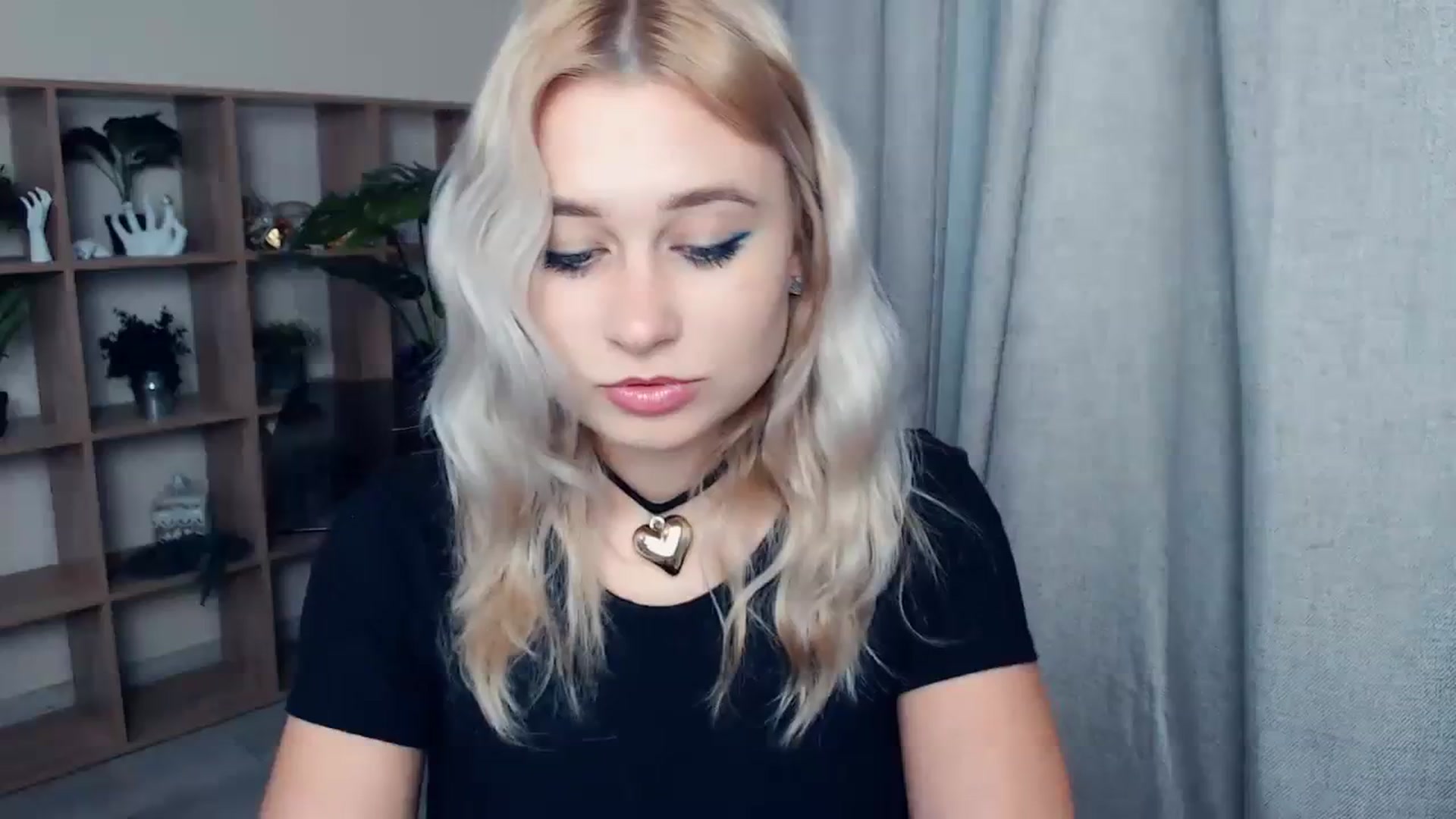 Gallery image thumbnail from Kukla_kolduna's myfreecams stream on, 10/30/2023, 19:45 image 20 of 20