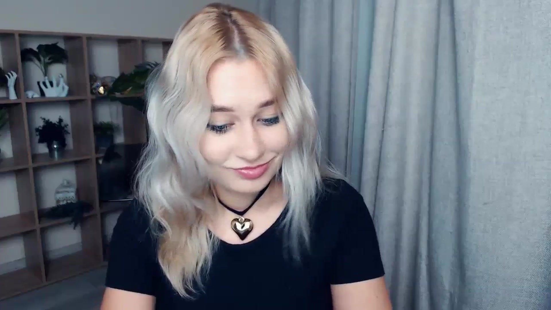 Gallery image thumbnail from Kukla_kolduna's myfreecams stream on, 10/30/2023, 19:45 image 6 of 20
