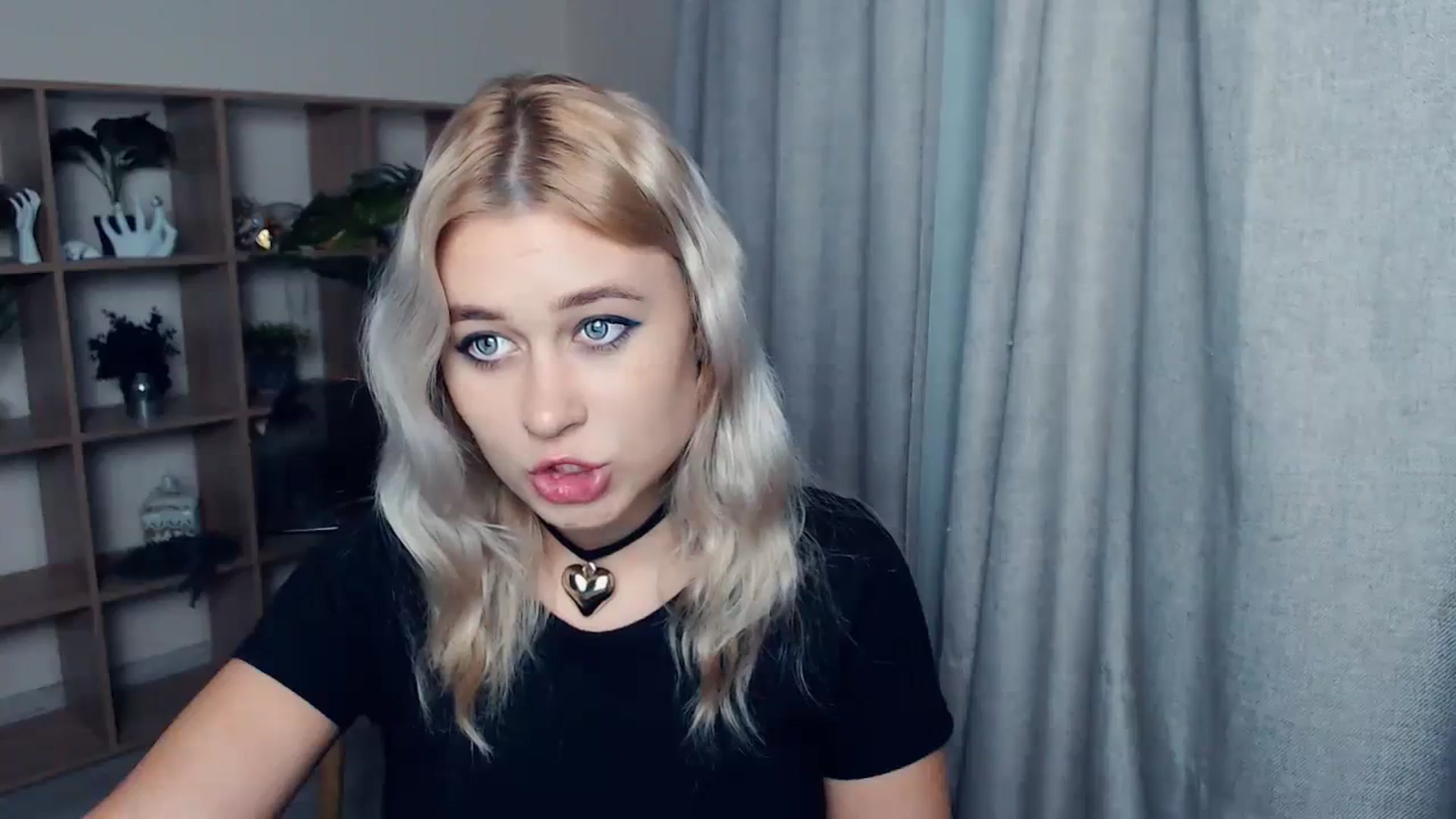 Gallery image thumbnail from Kukla_kolduna's myfreecams stream on, 10/30/2023, 19:45 image 12 of 20