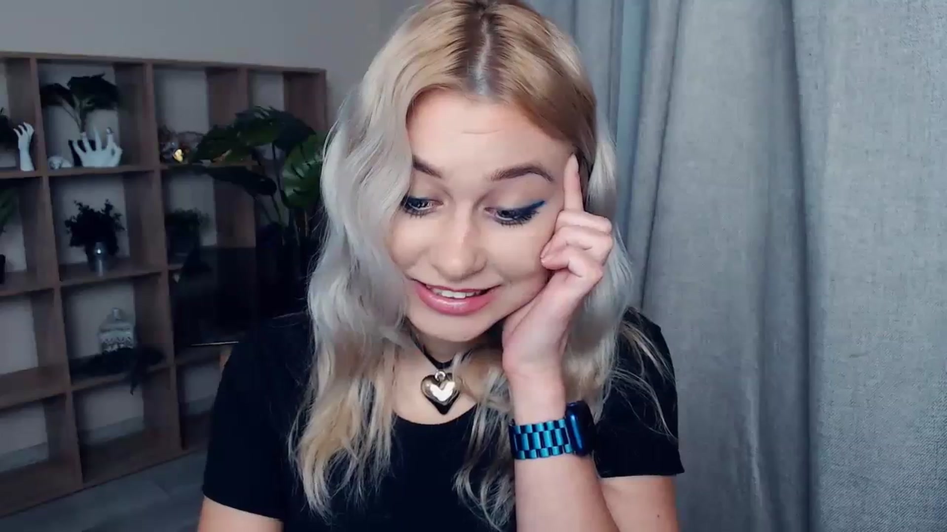 Gallery image thumbnail from Kukla_kolduna's myfreecams stream on, 10/30/2023, 19:45 image 19 of 20
