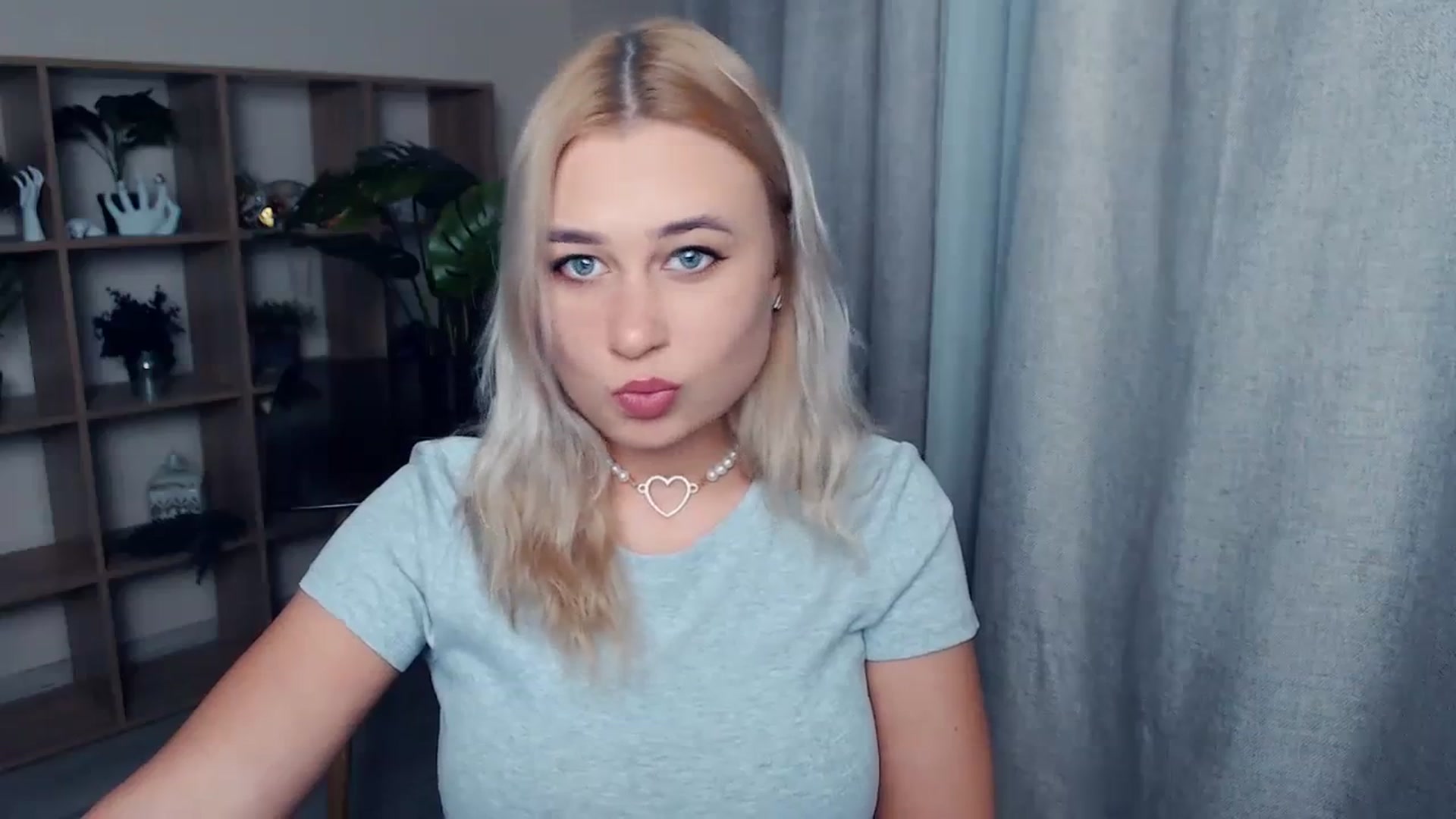 Gallery image thumbnail from Kukla_kolduna's myfreecams stream on, 11/03/2023, 15:08 image 18 of 20