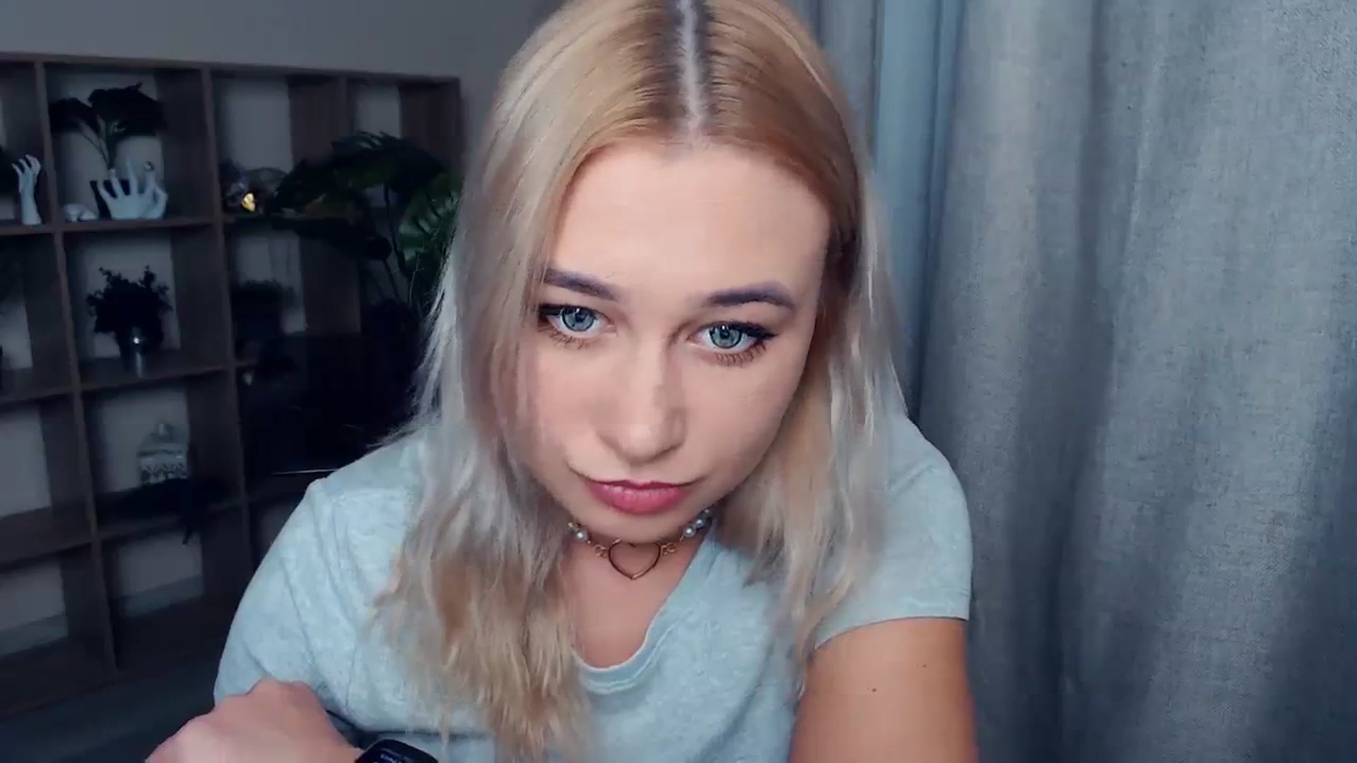 Gallery image thumbnail from Kukla_kolduna's myfreecams stream on, 11/03/2023, 15:08 image 14 of 20