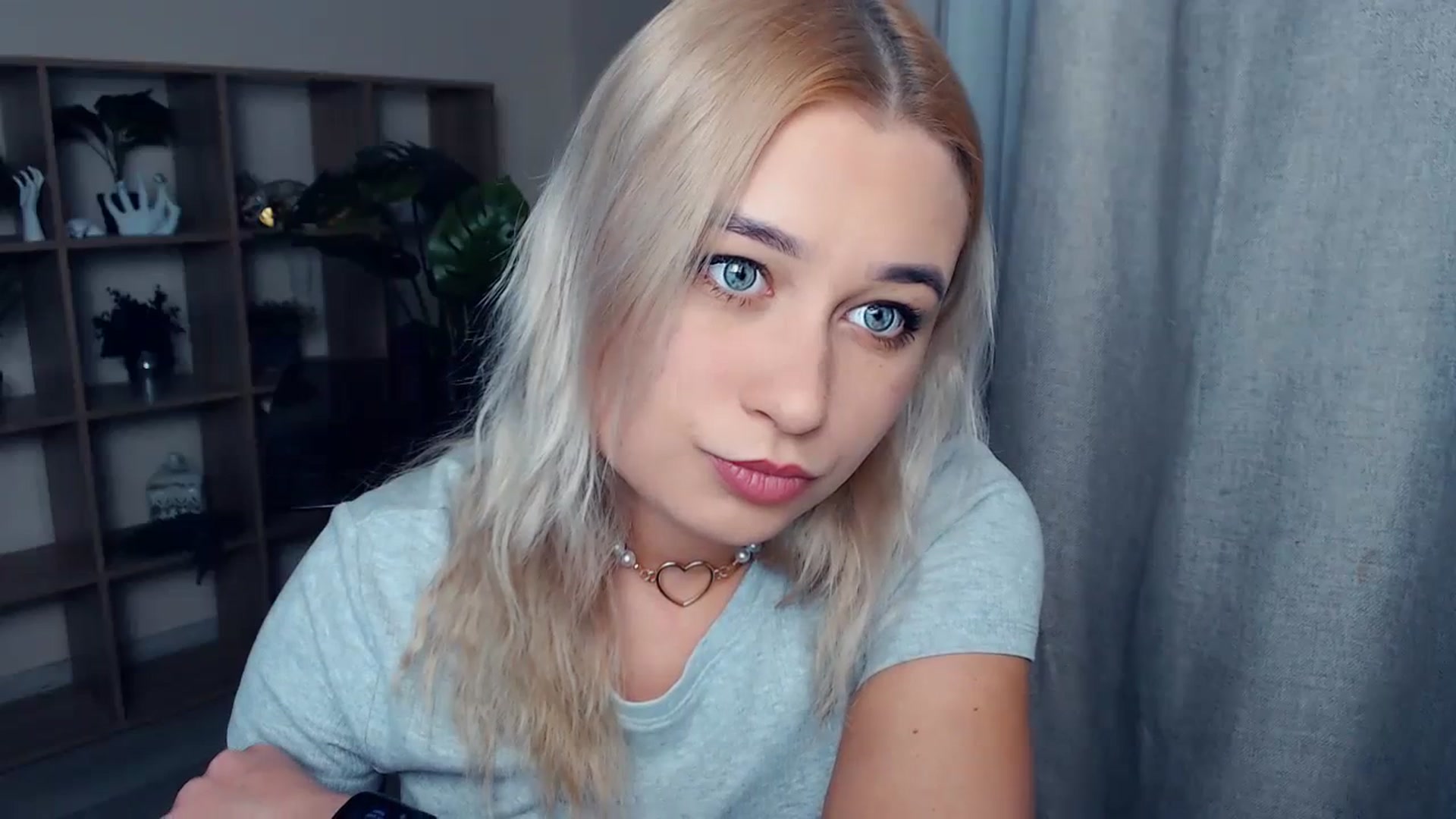 Gallery image thumbnail from Kukla_kolduna's myfreecams stream on, 11/03/2023, 15:08 image 13 of 20