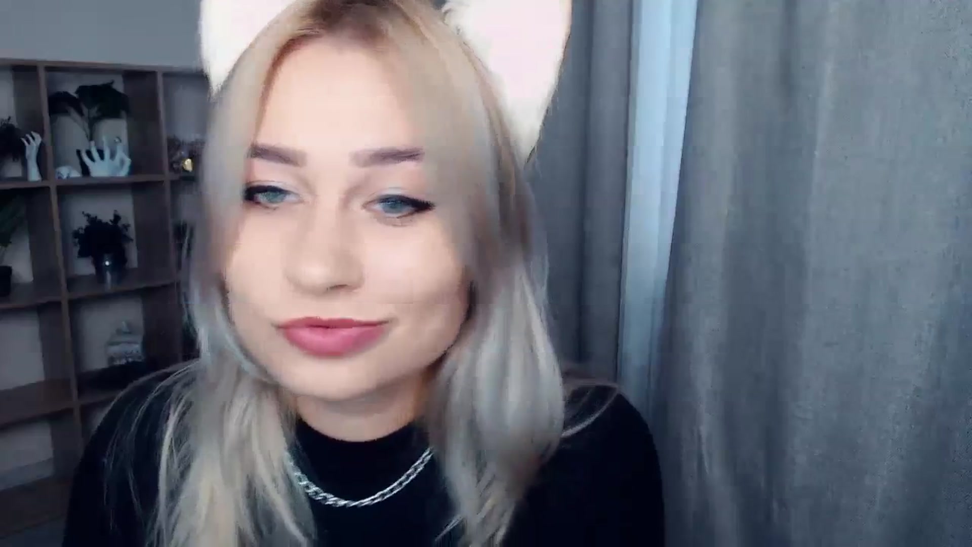 Gallery image thumbnail from Kukla_kolduna's myfreecams stream on, 11/04/2023, 13:01 image 16 of 20