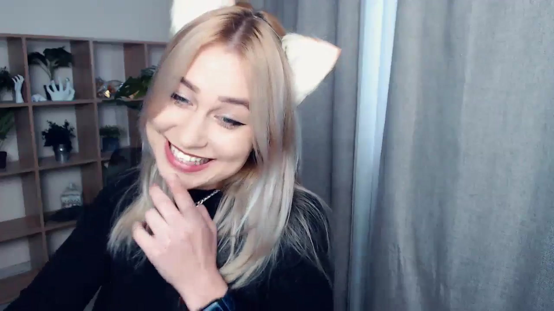 Gallery image thumbnail from Kukla_kolduna's myfreecams stream on, 11/04/2023, 13:01 image 17 of 20