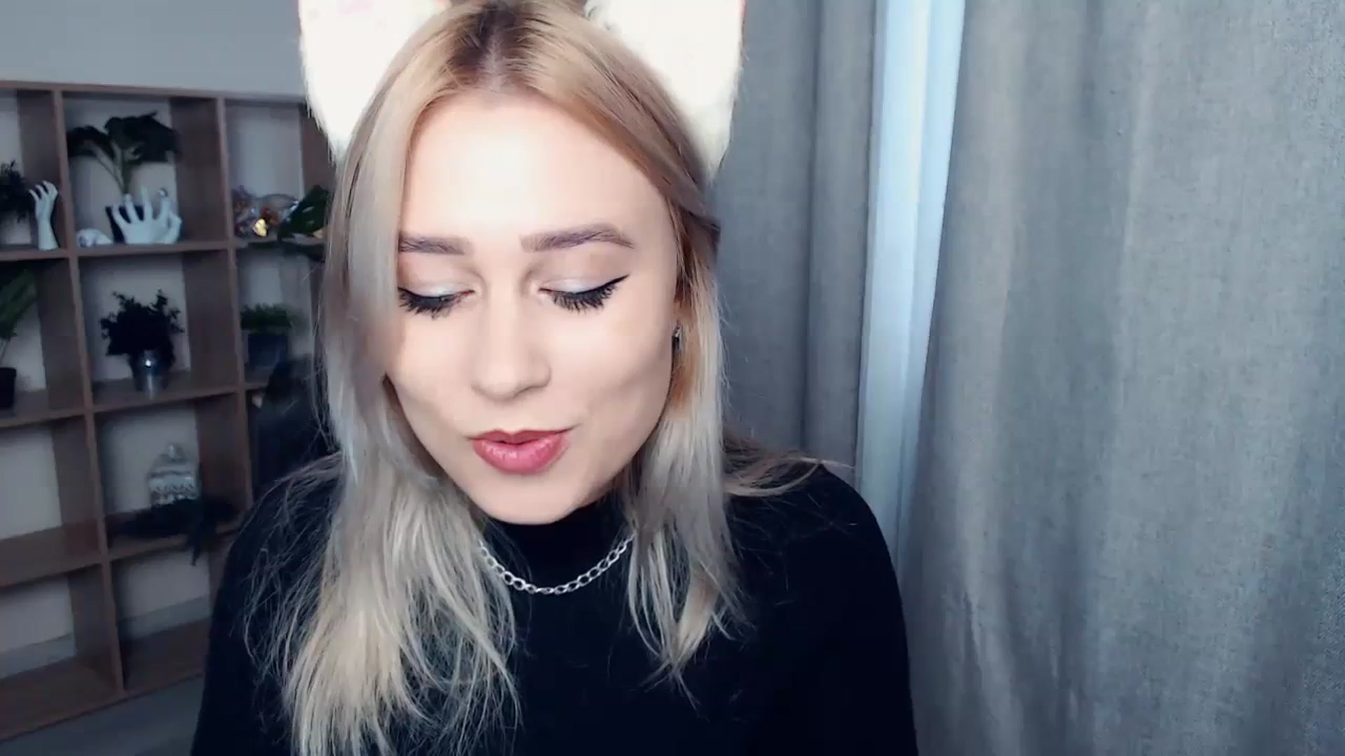 Gallery image thumbnail from Kukla_kolduna's myfreecams stream on, 11/04/2023, 13:01 image 15 of 20