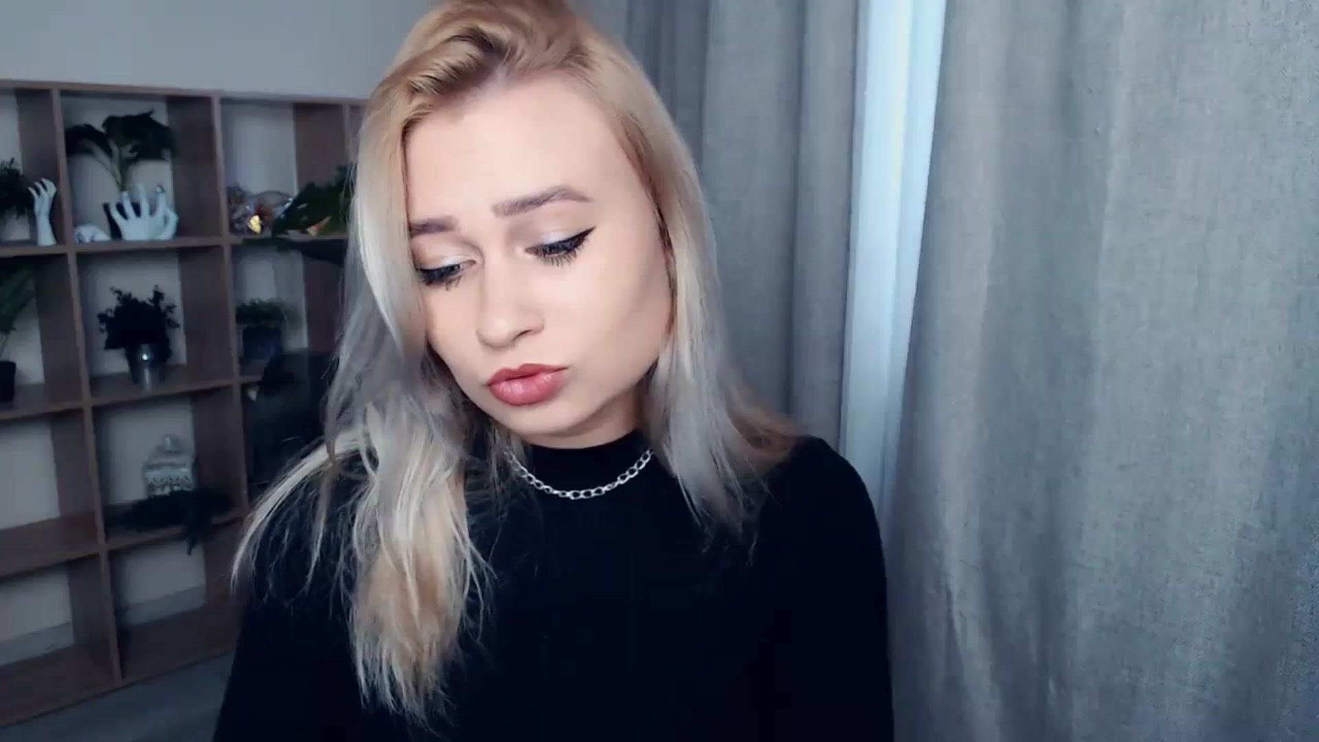 Gallery image thumbnail from Kukla_kolduna's myfreecams stream on, 11/04/2023, 13:01 image 2 of 20