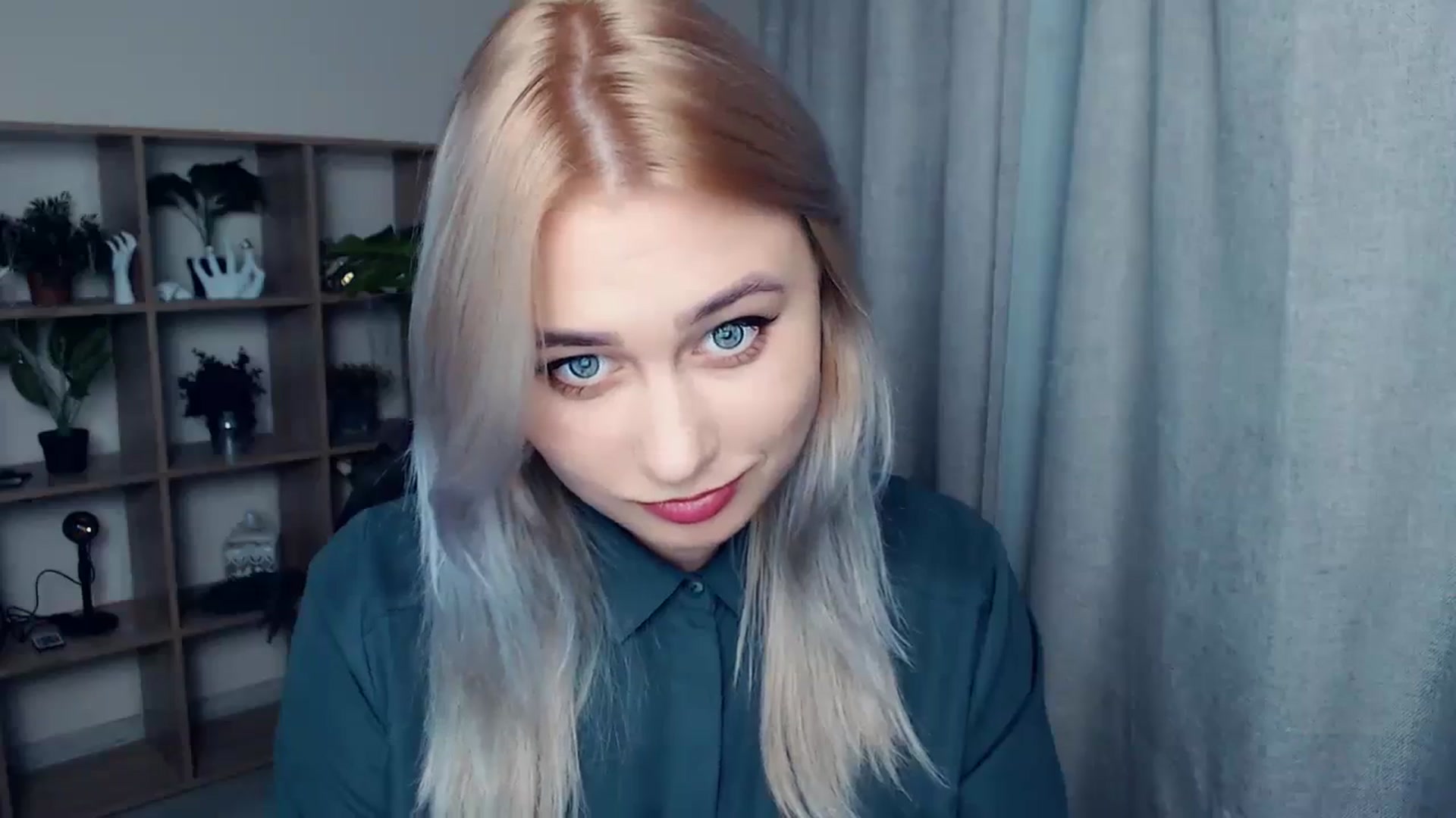 Gallery image thumbnail from Kukla_kolduna's myfreecams stream on, 11/09/2023, 15:57 image 12 of 20