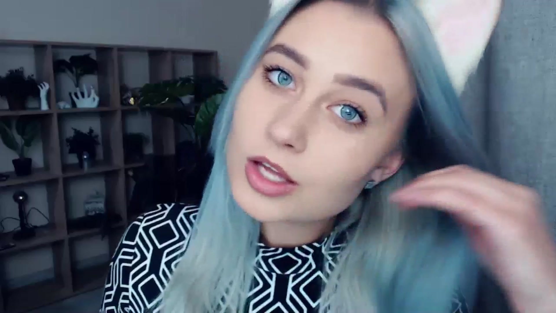 Gallery image thumbnail from Kukla_kolduna's myfreecams stream on, 11/10/2023, 18:04 image 4 of 20