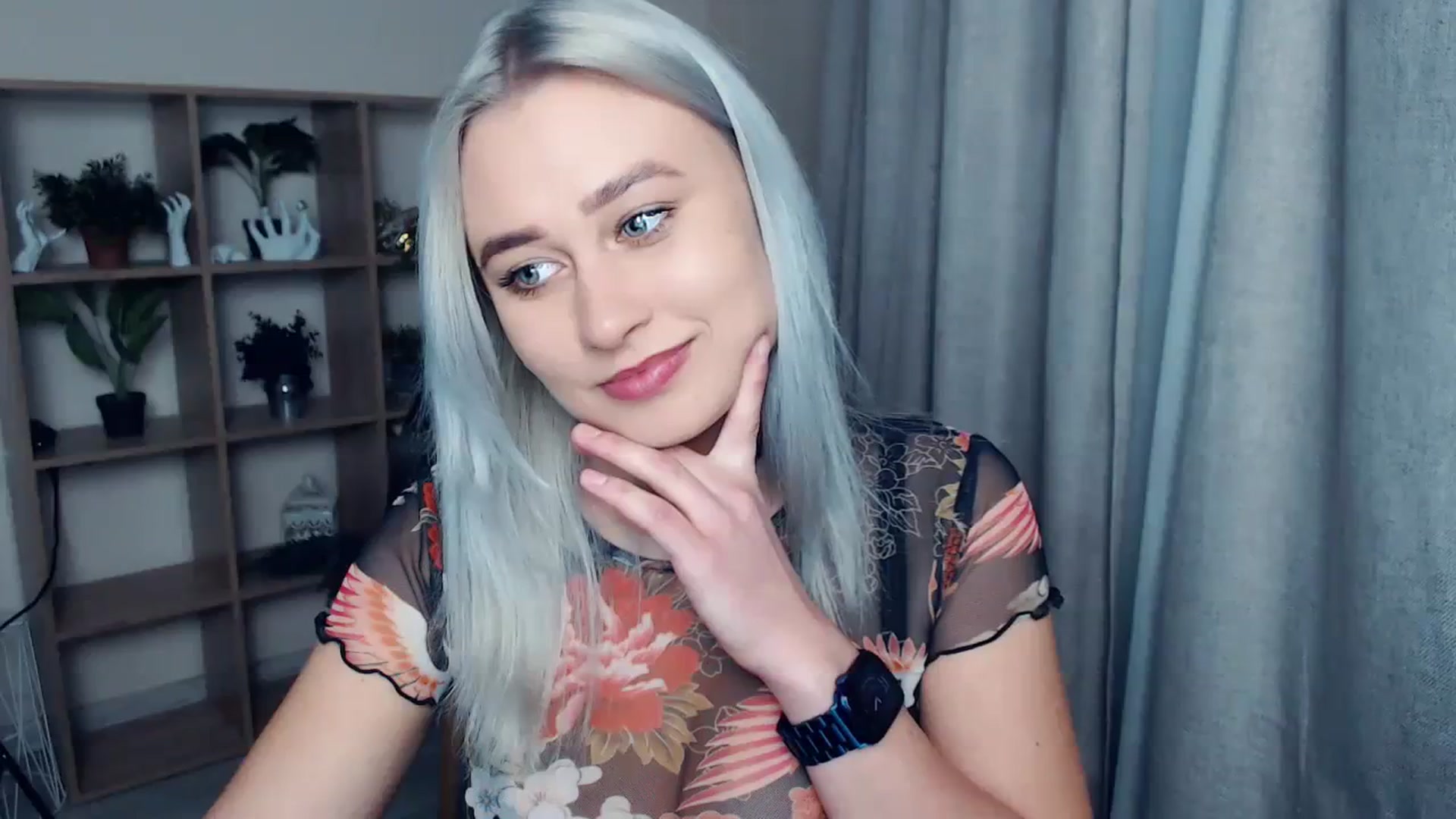 Gallery image thumbnail from Kukla_kolduna's myfreecams stream on, 11/18/2023, 19:10 image 16 of 20