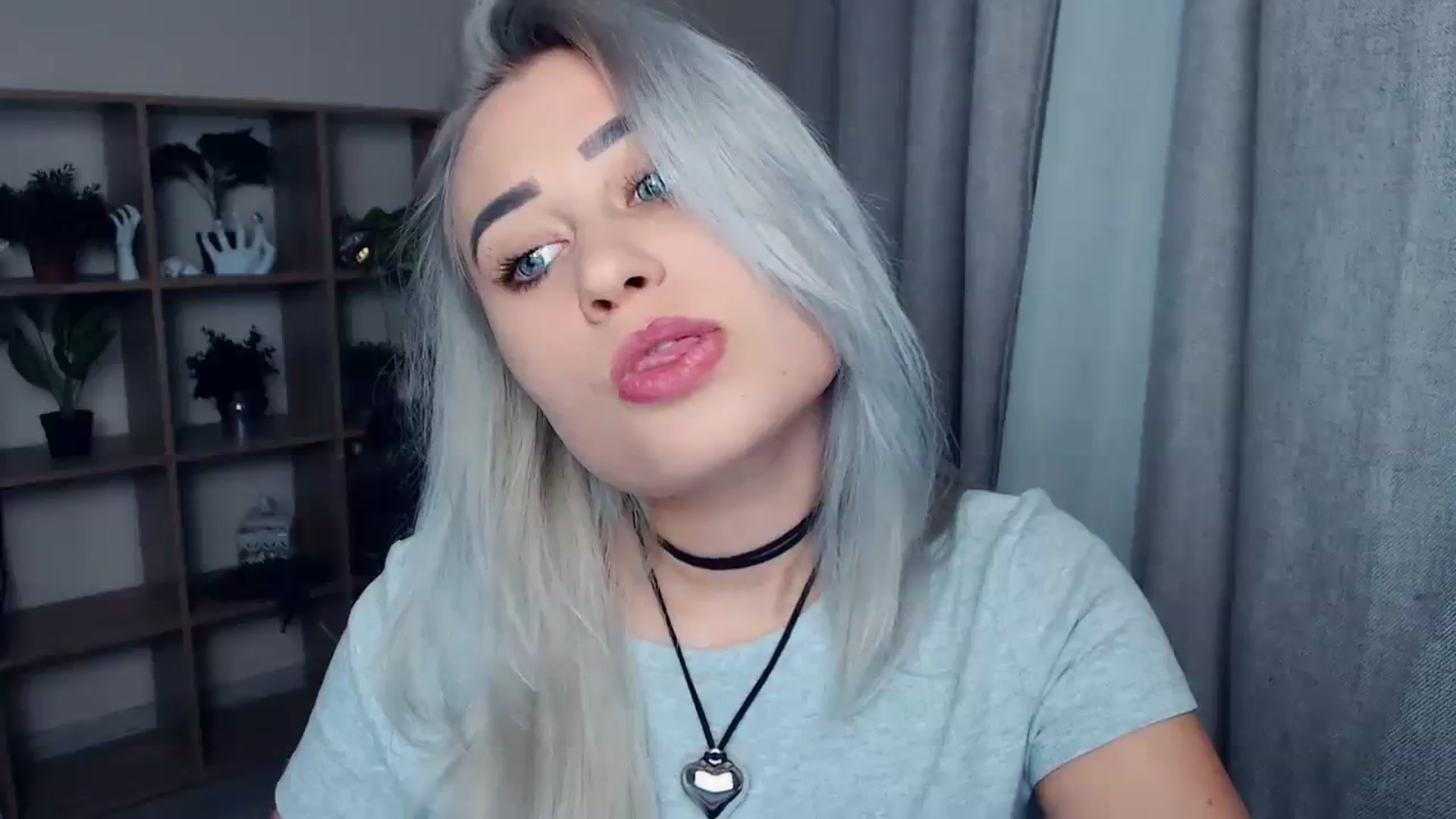 Gallery image thumbnail from Kukla_kolduna's myfreecams stream on, 11/19/2023, 15:45 image 10 of 20