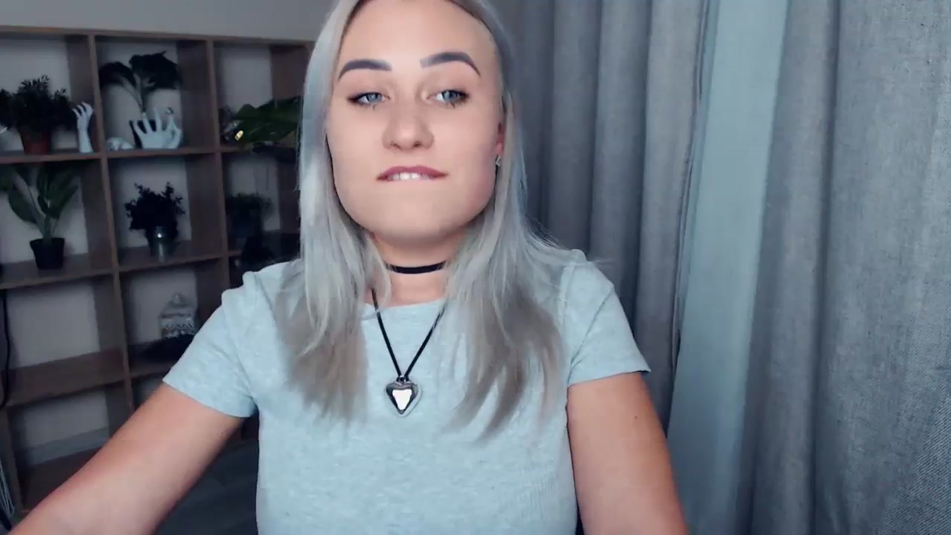 Gallery image thumbnail from Kukla_kolduna's myfreecams stream on, 11/19/2023, 18:06 image 10 of 20
