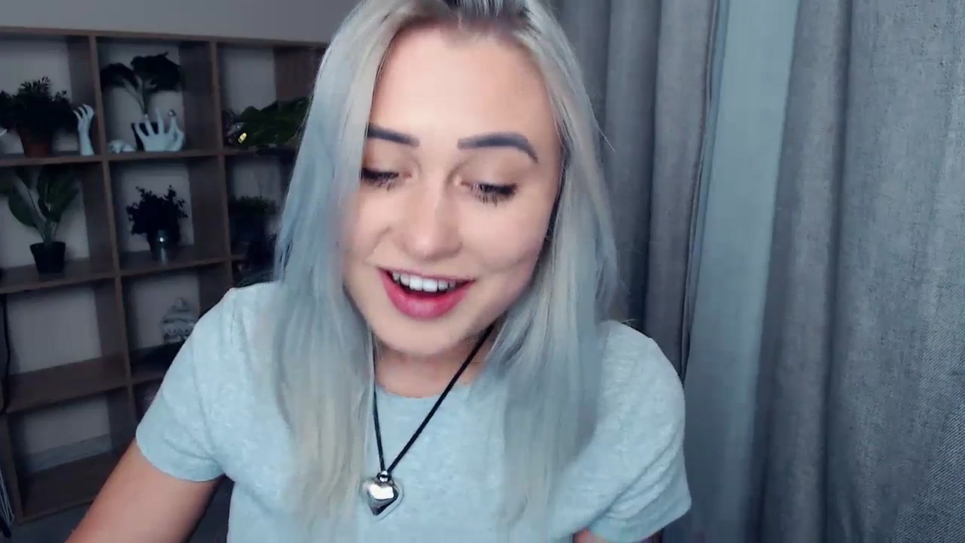 Gallery image thumbnail from Kukla_kolduna's myfreecams stream on, 11/19/2023, 18:06 image 17 of 20