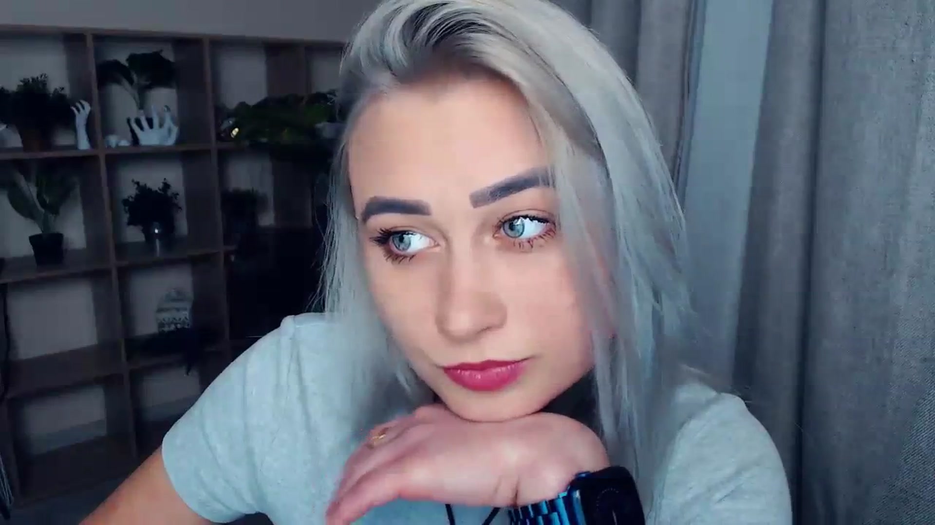 Gallery image thumbnail from Kukla_kolduna's myfreecams stream on, 11/19/2023, 18:47 image 20 of 20