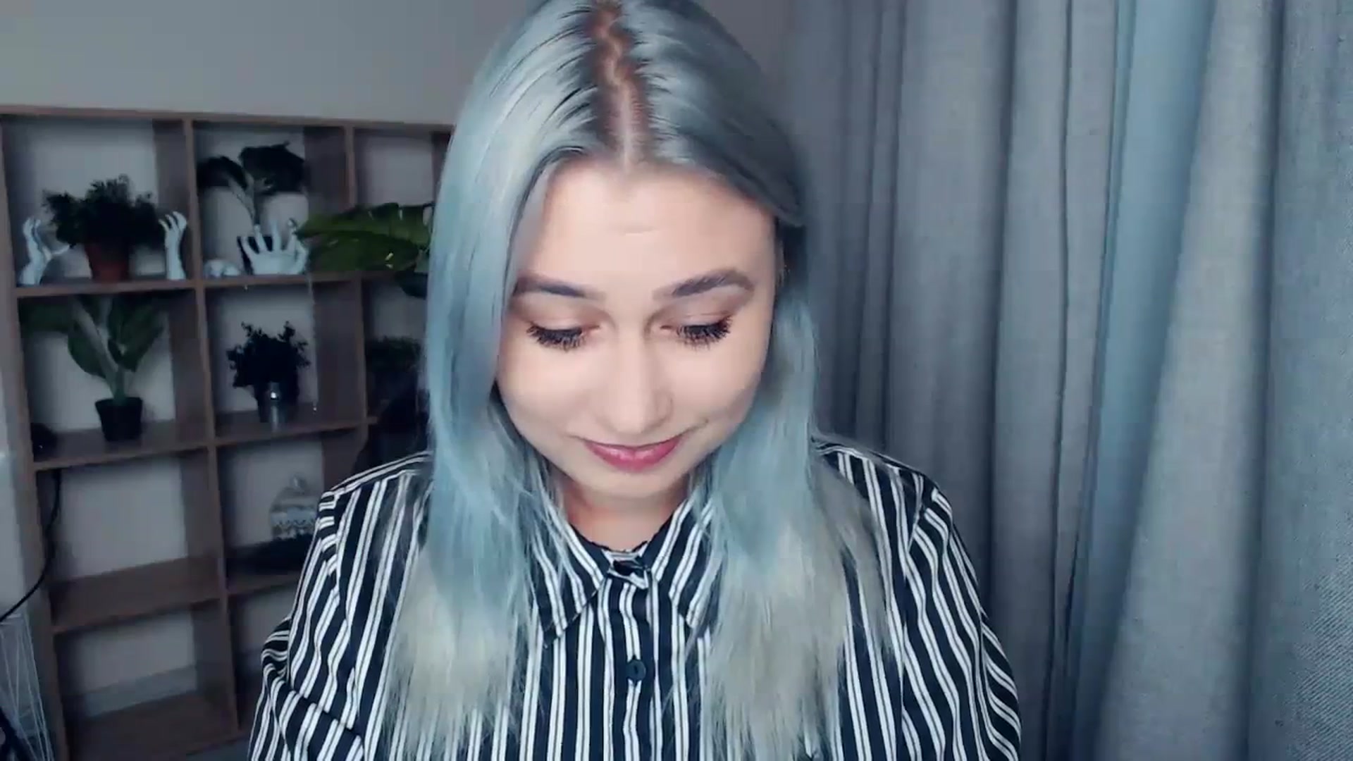 Gallery image thumbnail from Kukla_kolduna's myfreecams stream on, 11/23/2023, 18:59 image 13 of 20