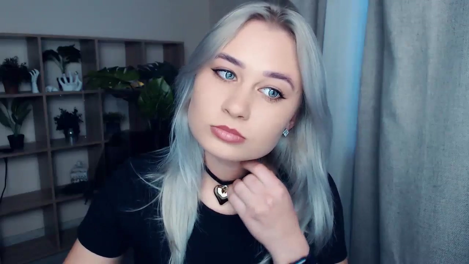 Gallery image thumbnail from Kukla_kolduna's myfreecams stream on, 11/26/2023, 13:50 image 17 of 20