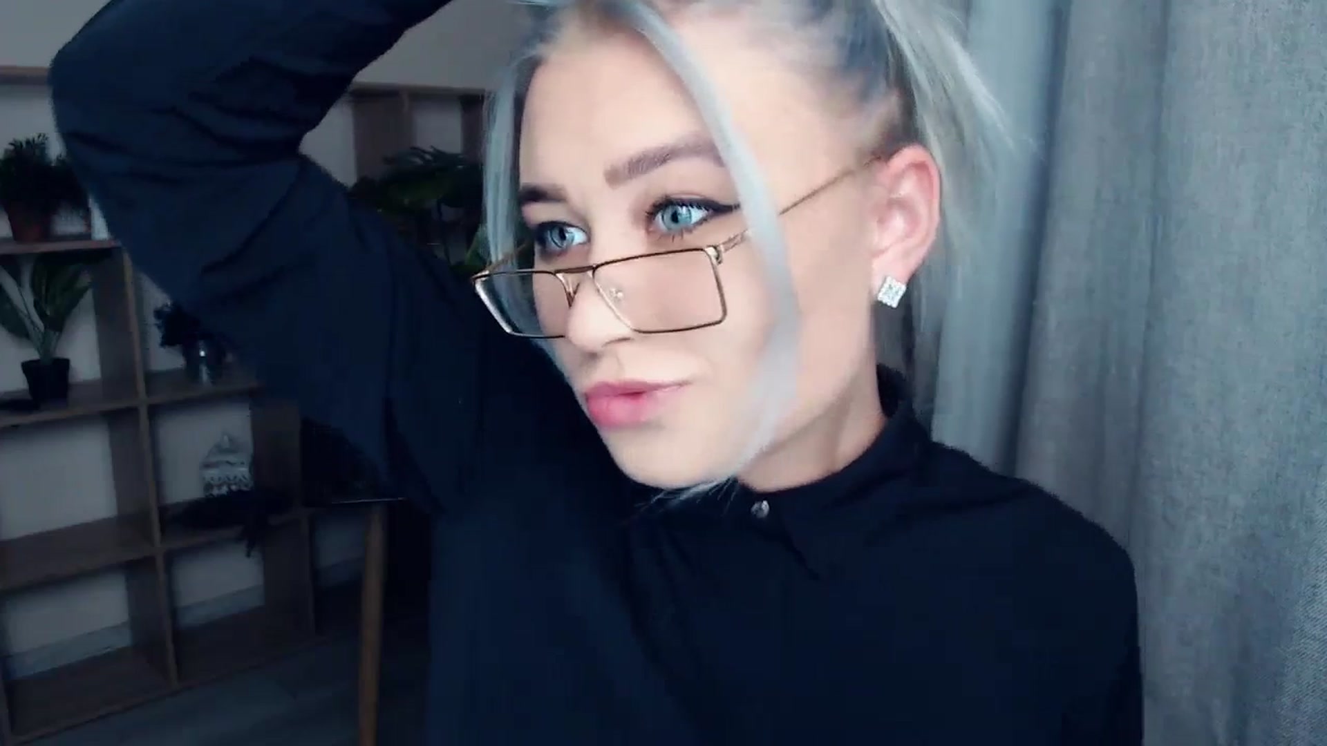 Gallery image thumbnail from Kukla_kolduna's myfreecams stream on, 12/02/2023, 15:20 image 3 of 20