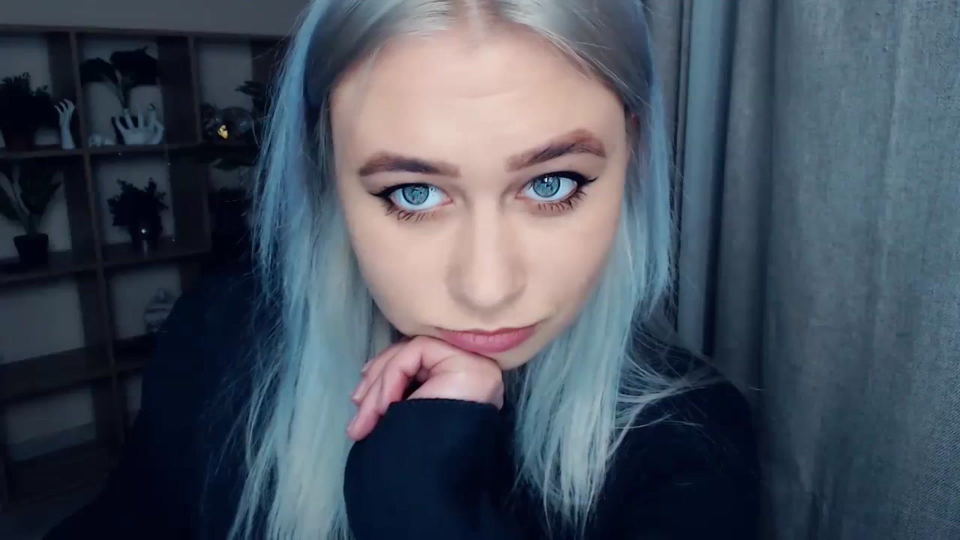 Gallery image thumbnail from Kukla_kolduna's myfreecams stream on, 12/04/2023, 15:42 image 8 of 20