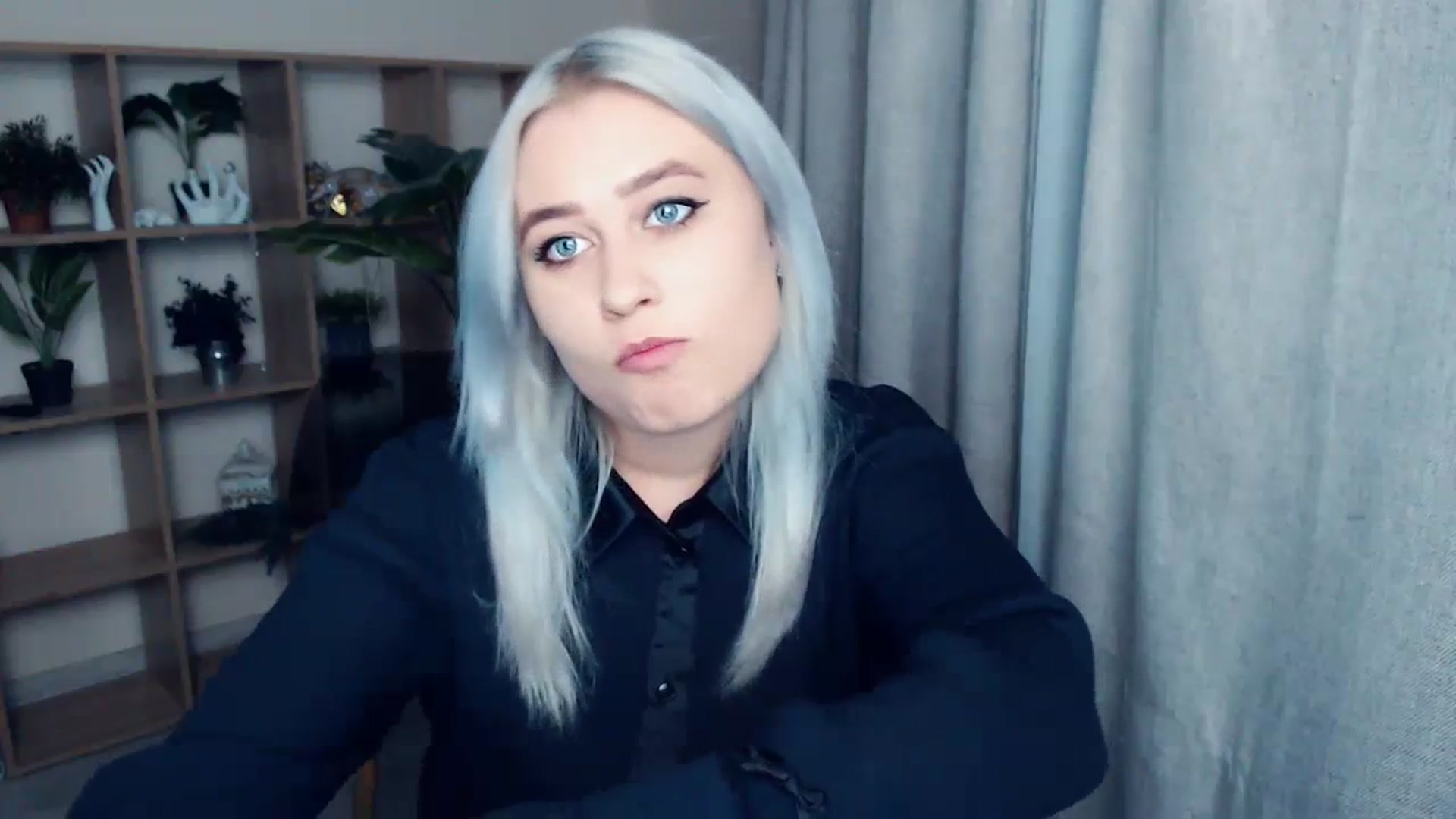 Gallery image thumbnail from Kukla_kolduna's myfreecams stream on, 12/04/2023, 15:42 image 3 of 20
