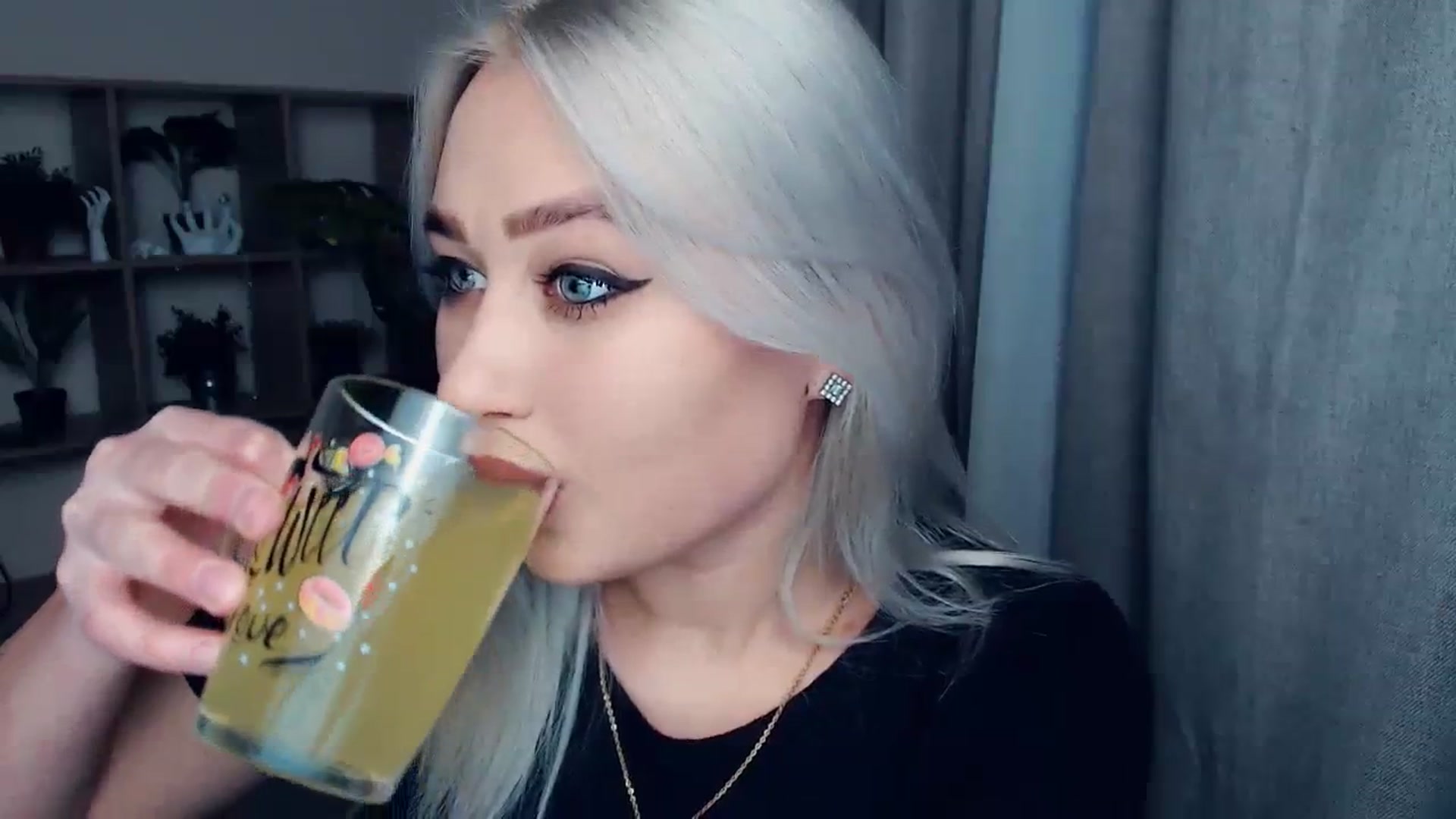 Gallery image thumbnail from Kukla_kolduna's myfreecams stream on, 12/07/2023, 14:15 image 12 of 20